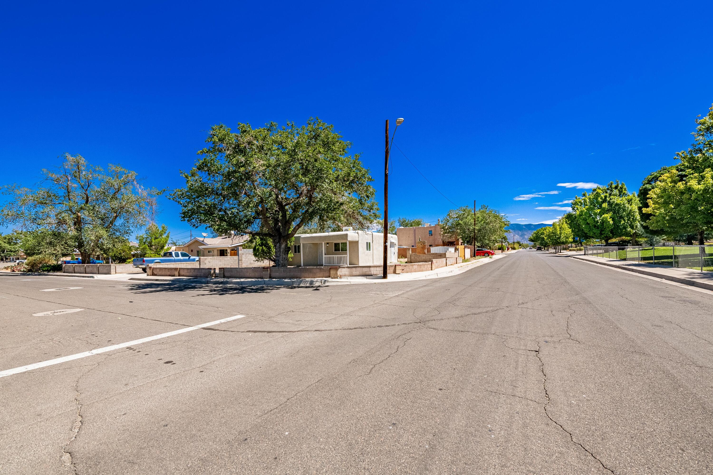 2700 Solano Drive NE