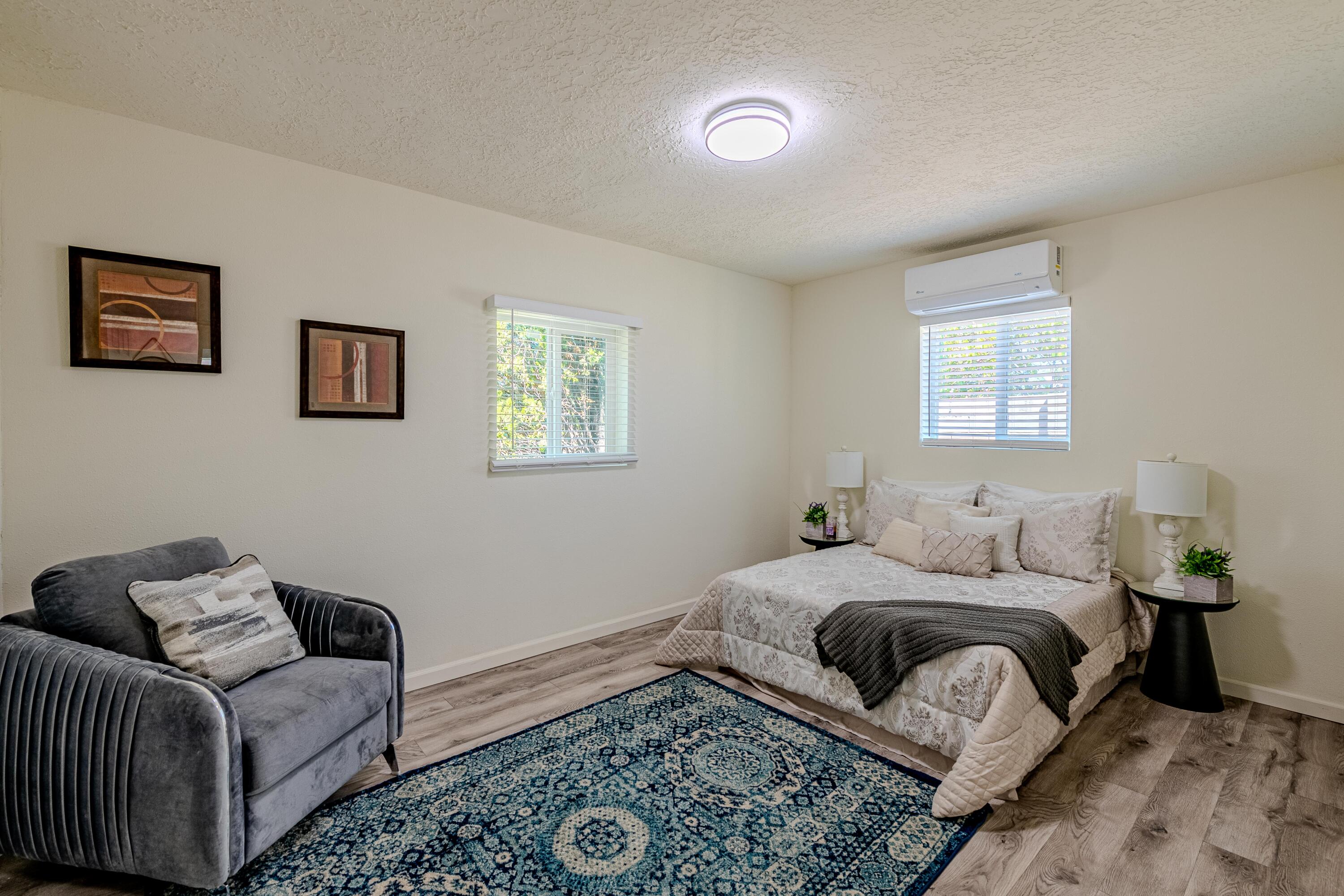 2700 Solano Drive NE