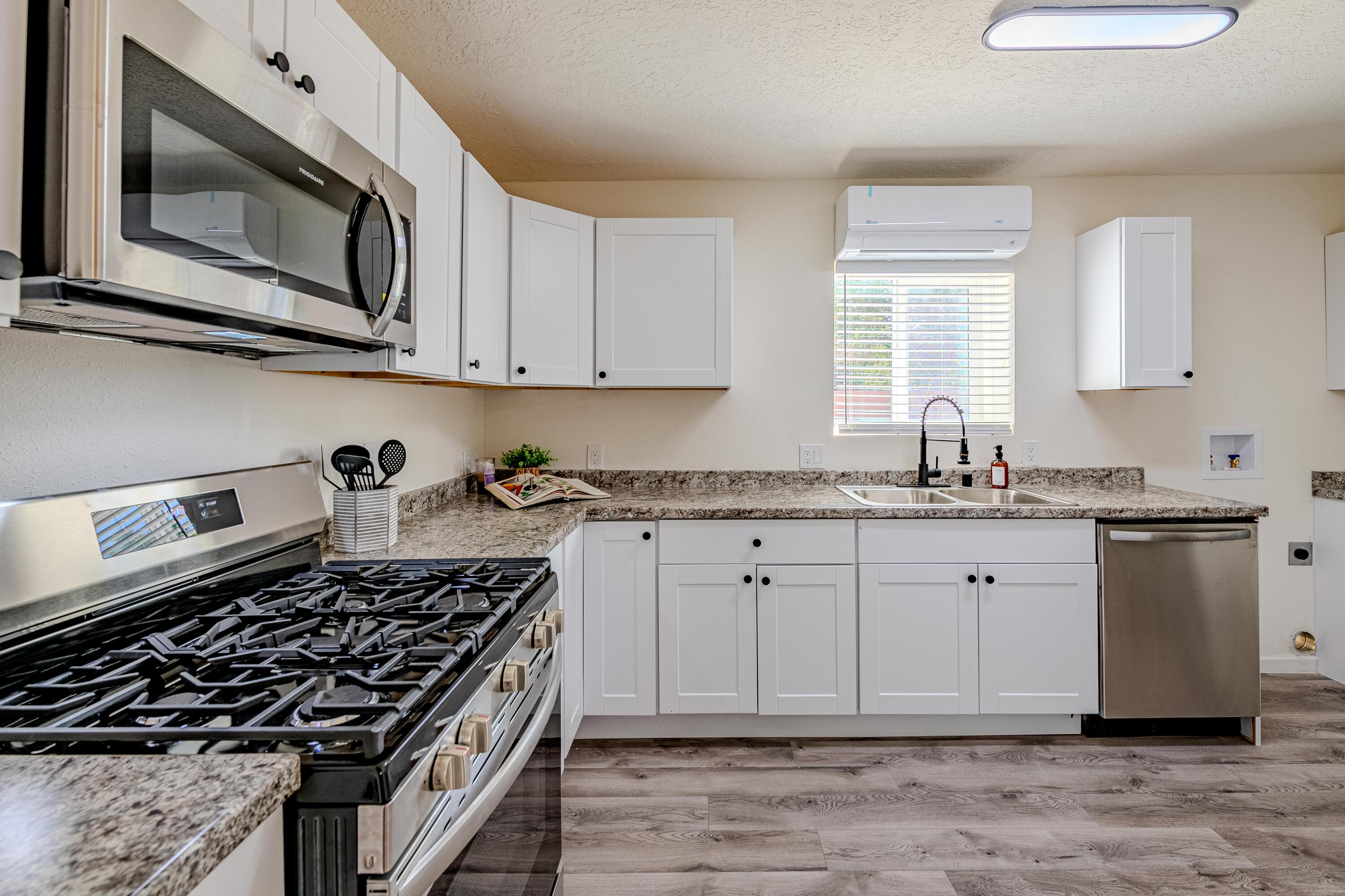 2700 Solano Drive NE