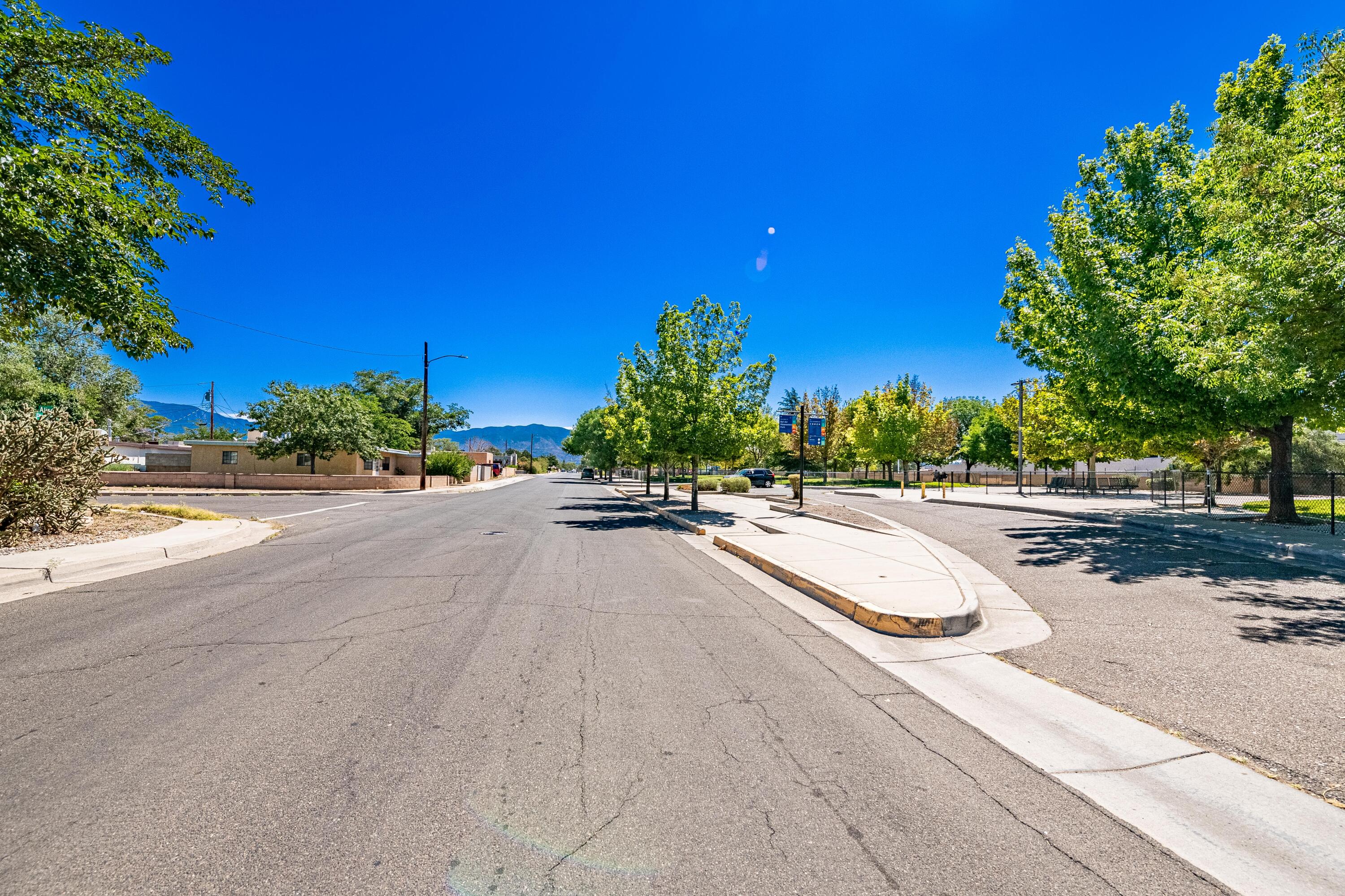 2700 Solano Drive NE