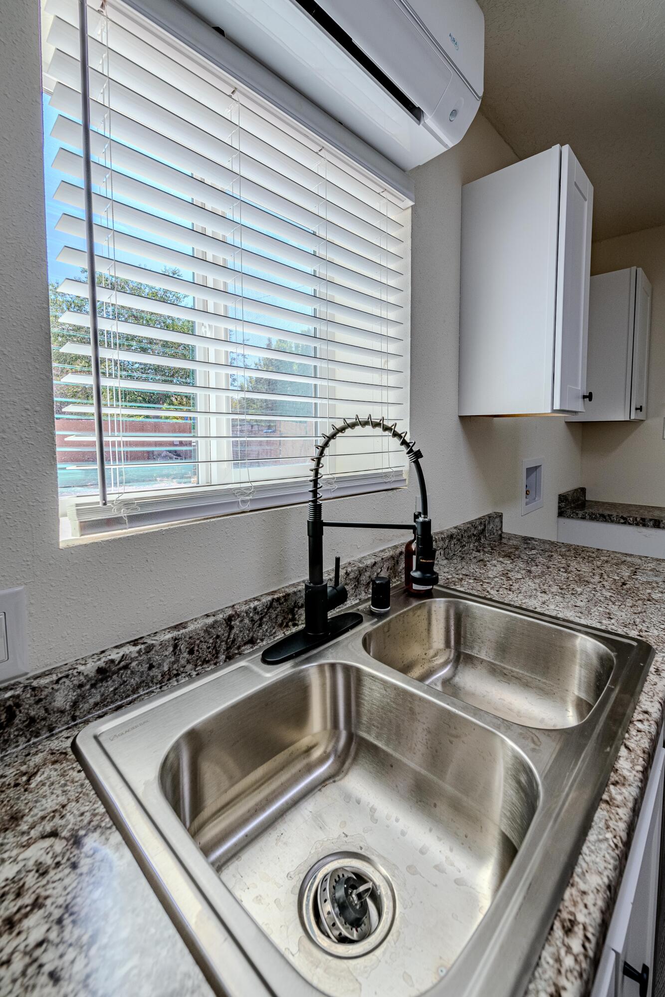 2700 Solano Drive NE