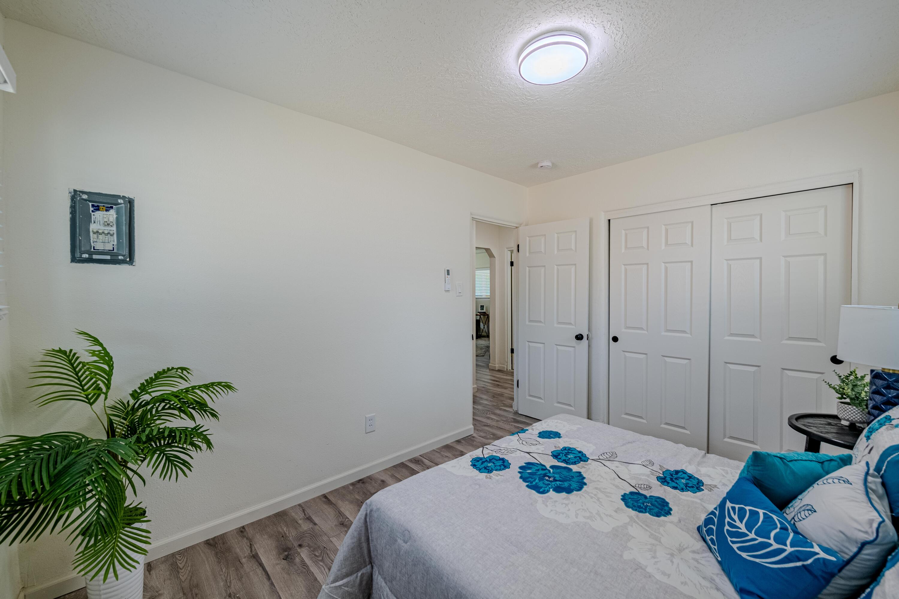 2700 Solano Drive NE