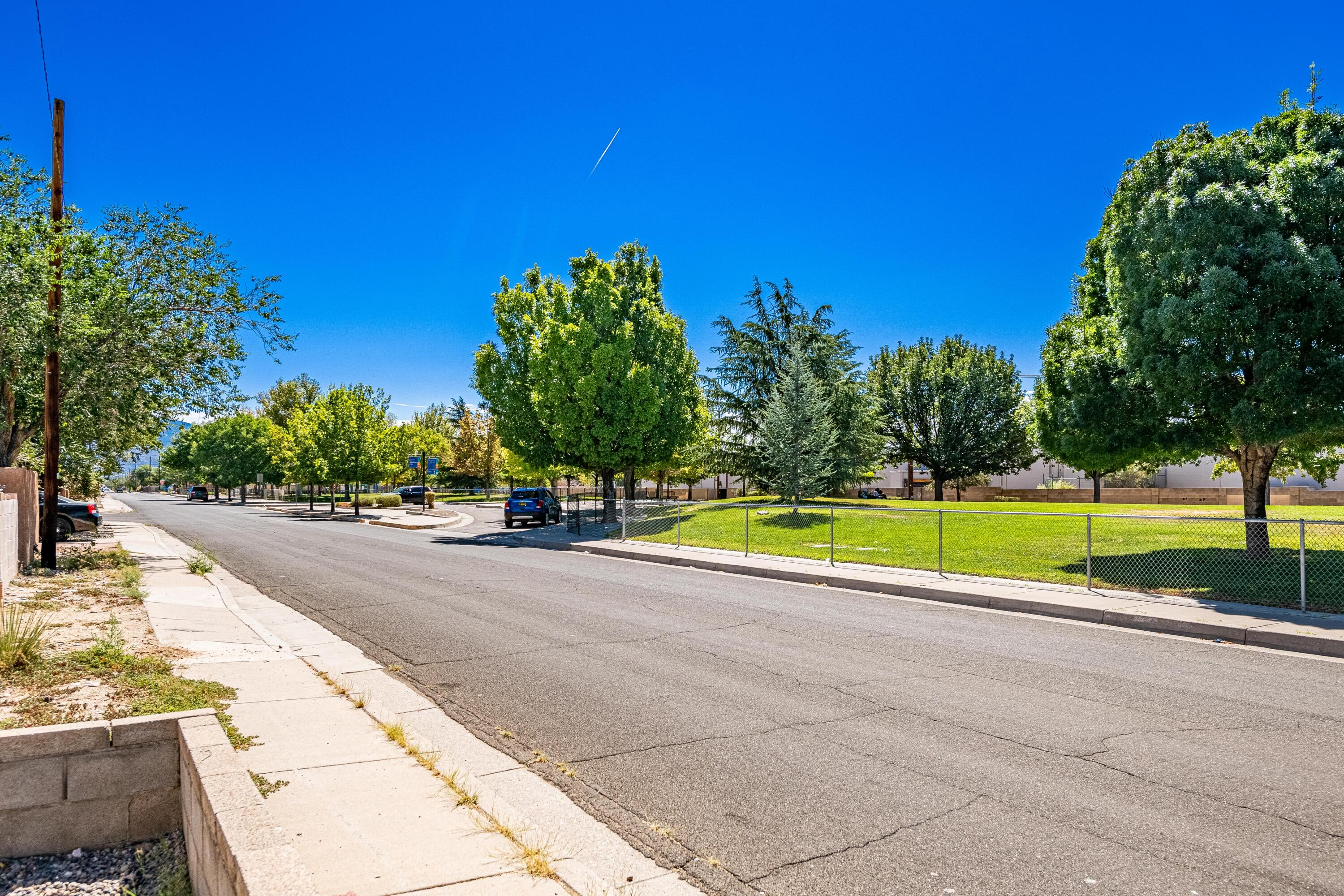 2700 Solano Drive NE