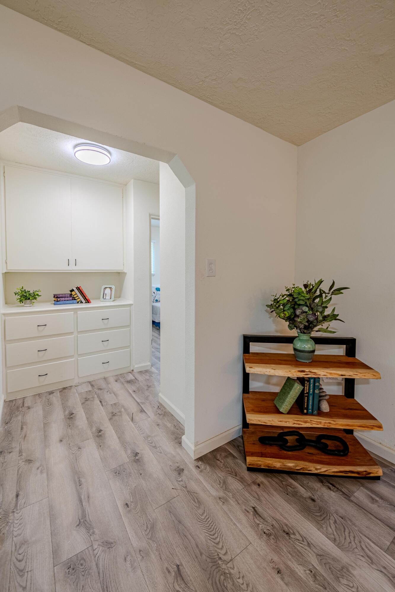 2700 Solano Drive NE