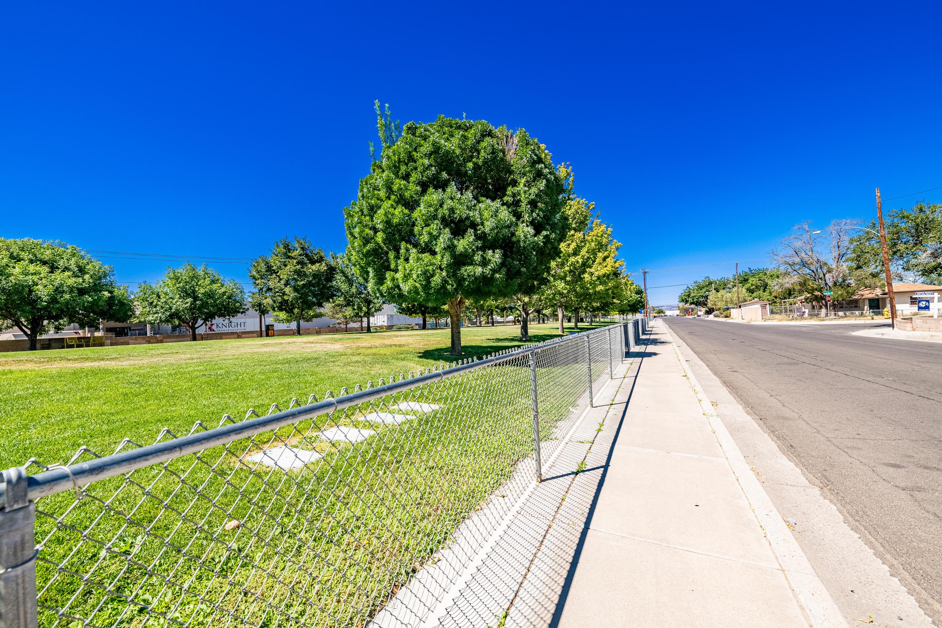 2700 Solano Drive NE