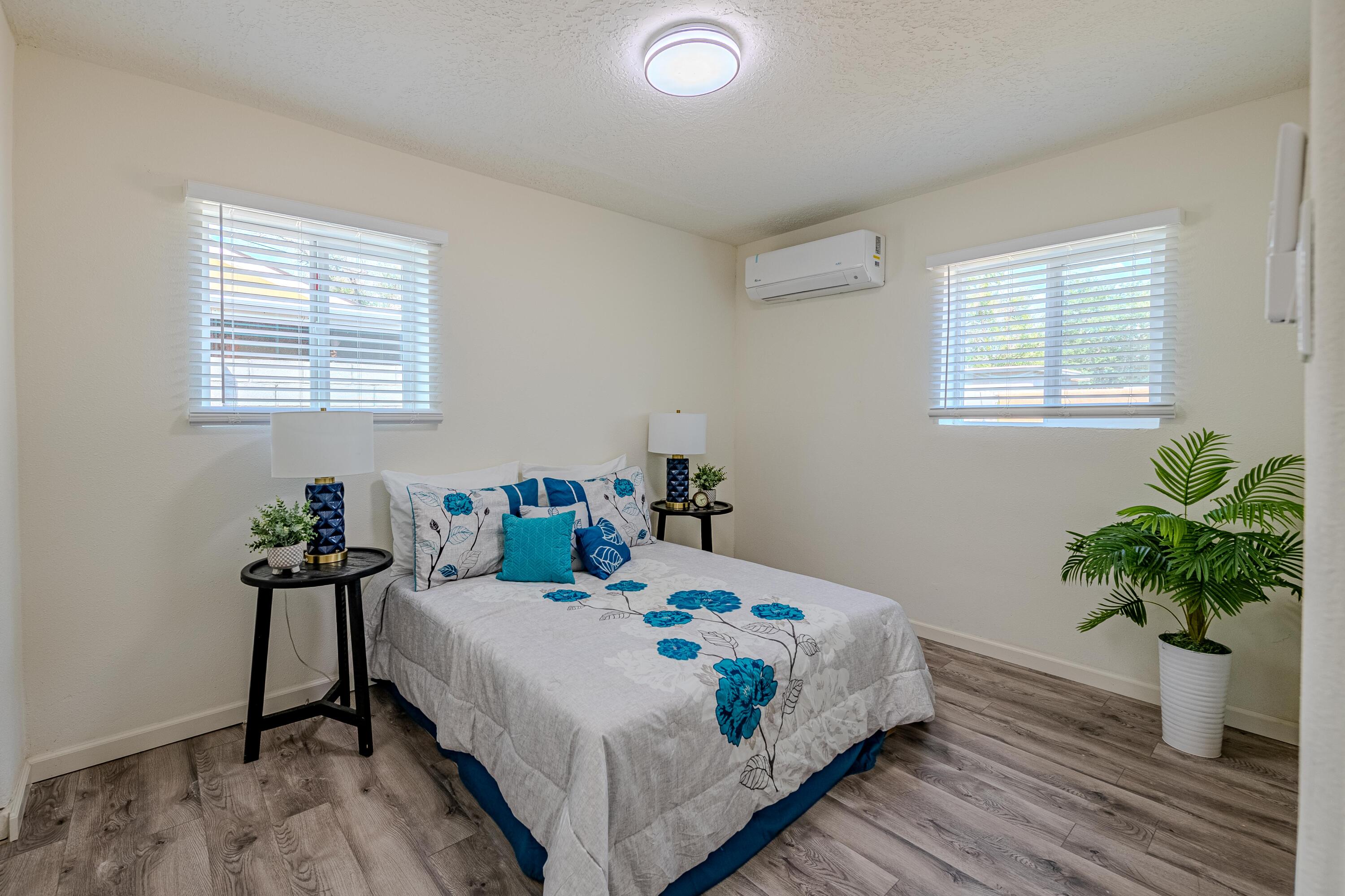 2700 Solano Drive NE