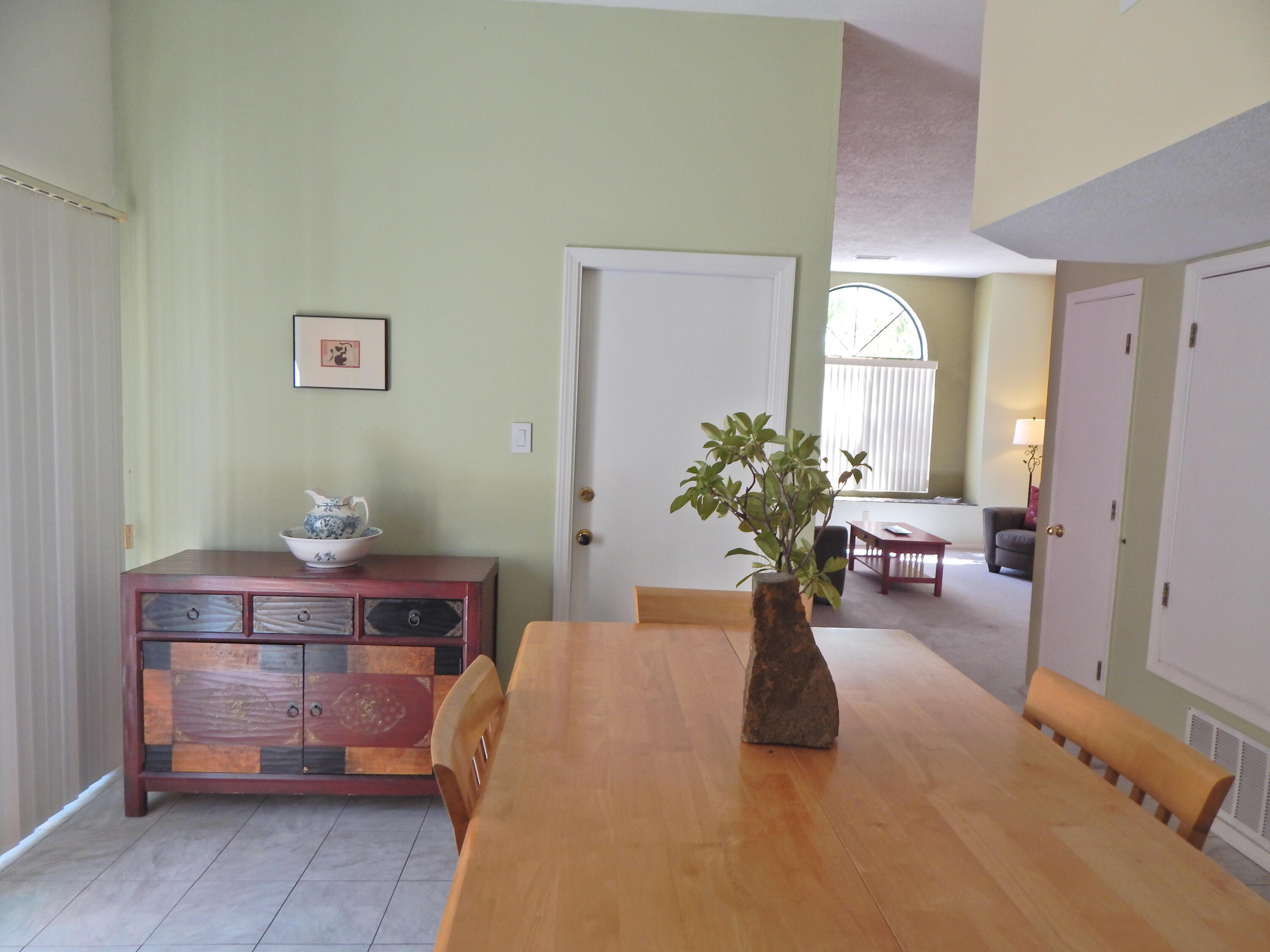 7309 Prenda De Plata NW