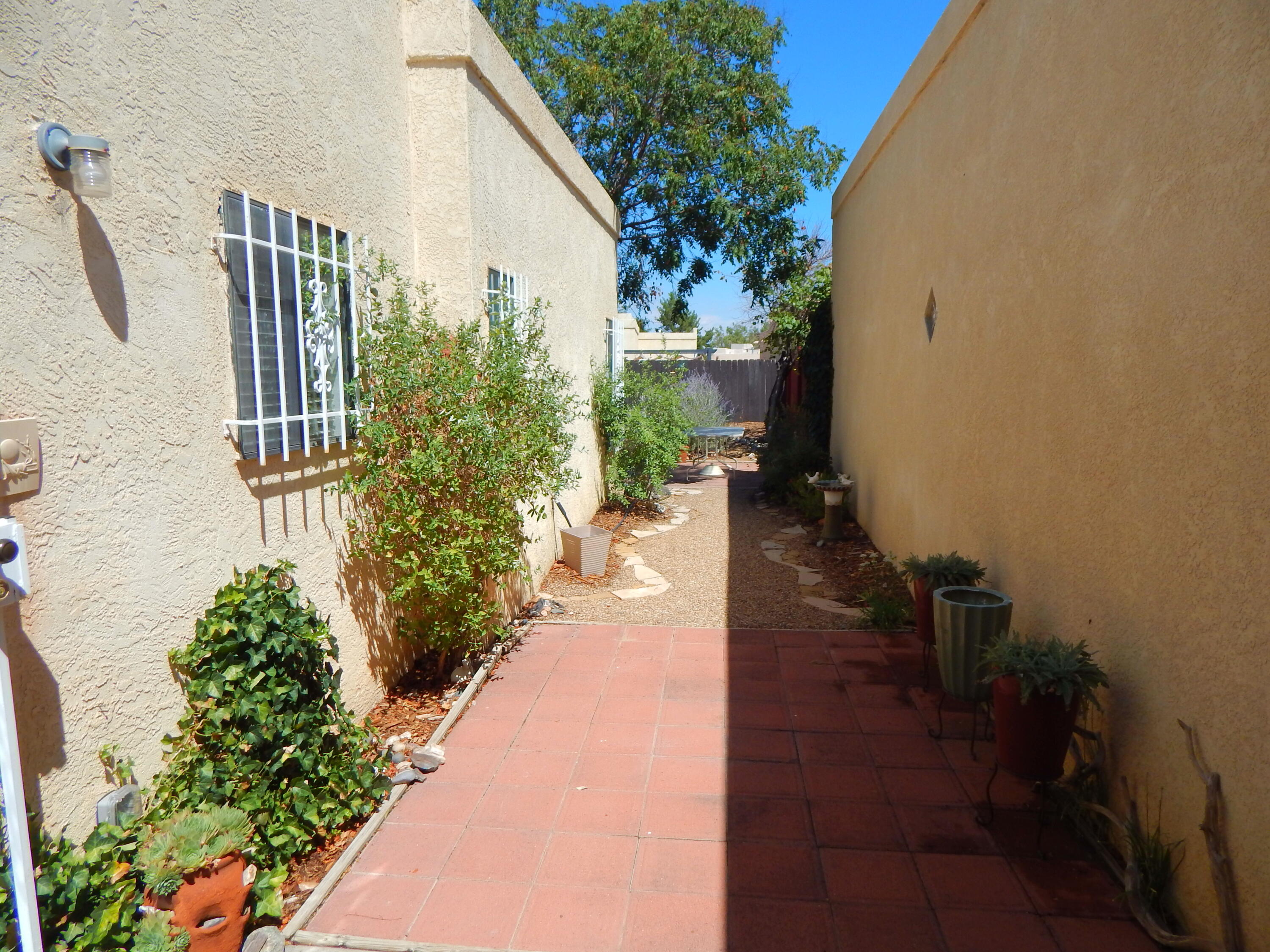 7309 Prenda De Plata NW