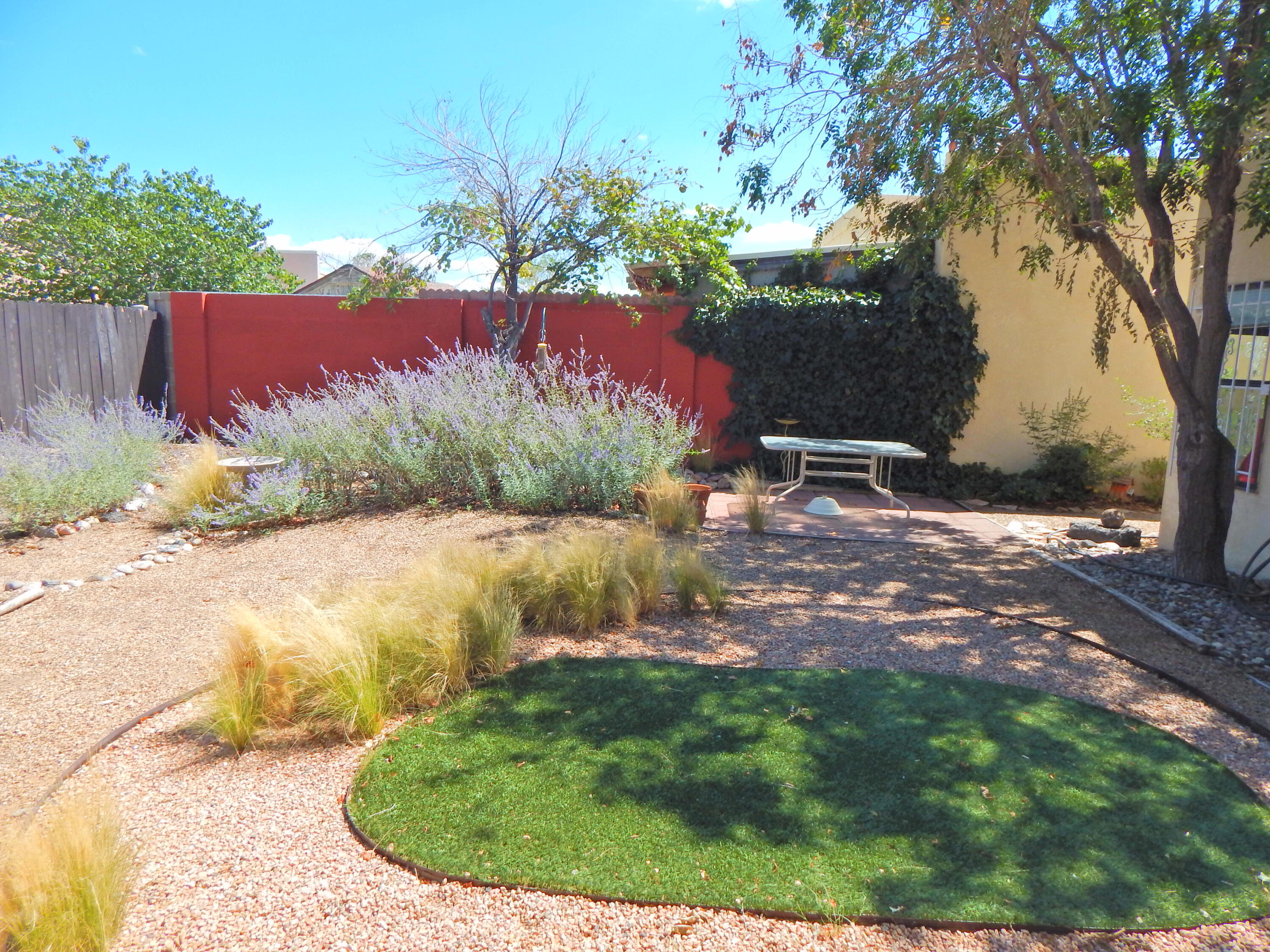 7309 Prenda De Plata NW