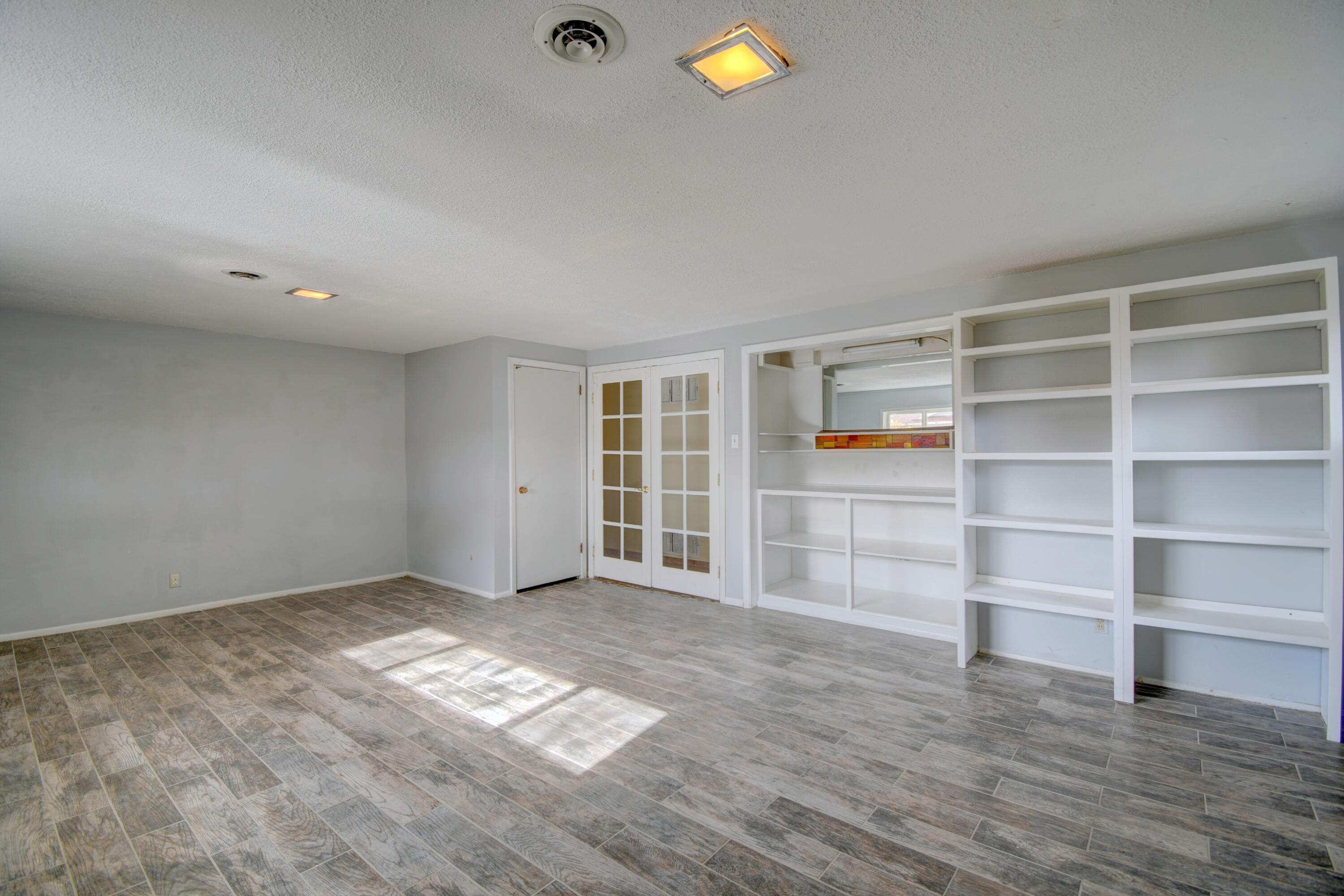 9301 LAS CALABAZILLAS Road NE