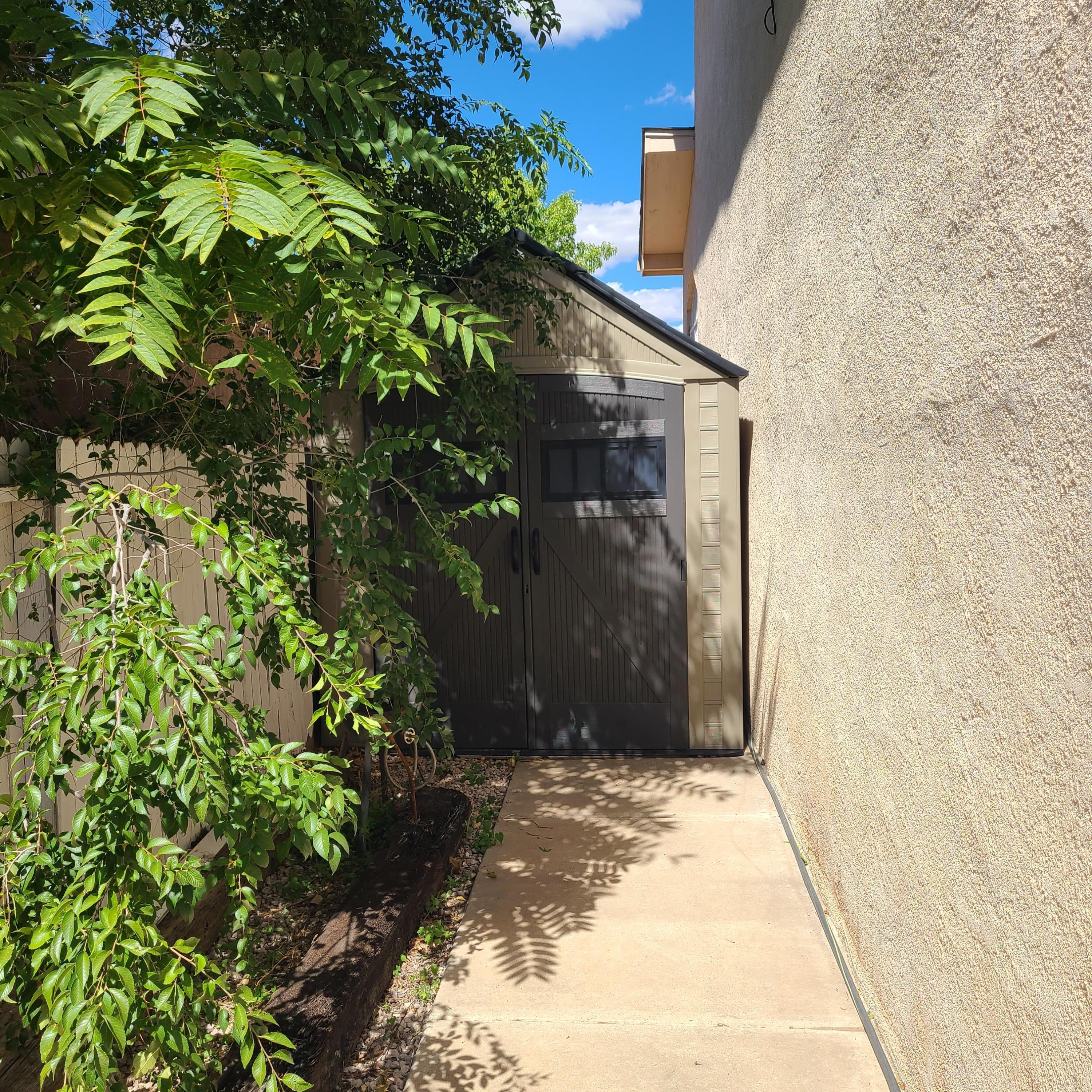 9028 EIFFEL Avenue SW