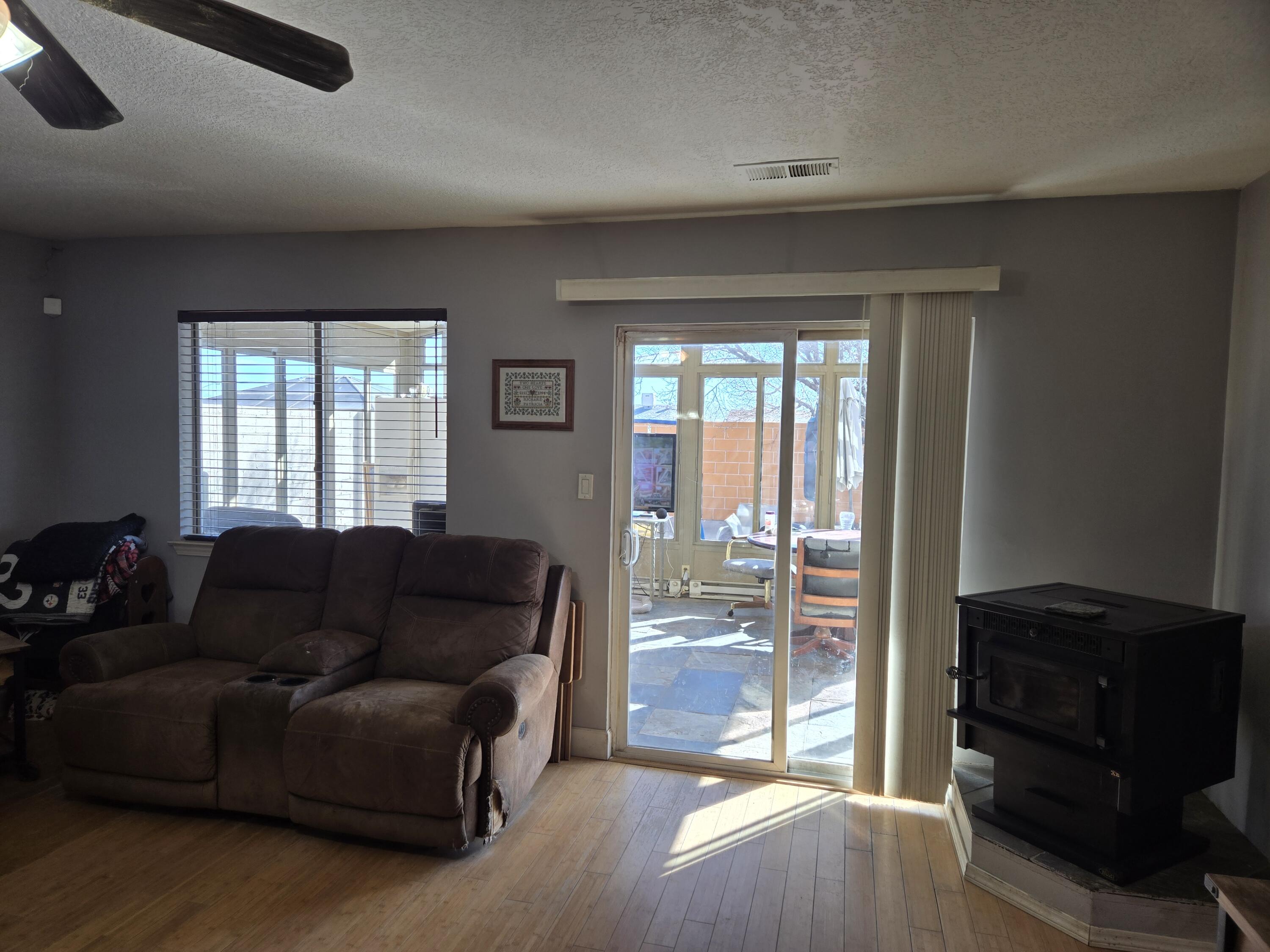 9028 EIFFEL Avenue SW