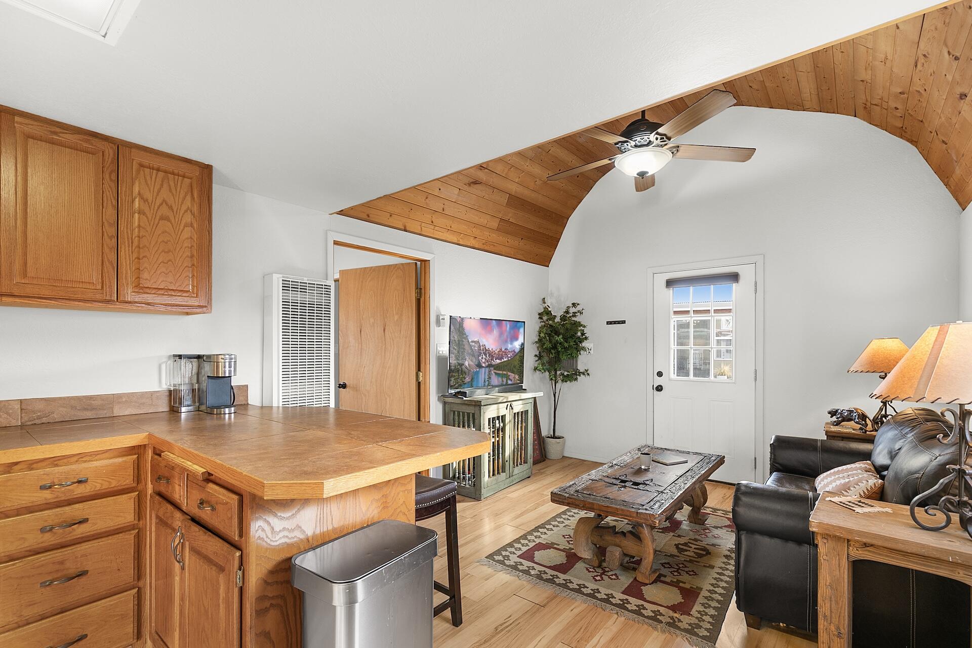 1439 VAN CLEAVE Road NW