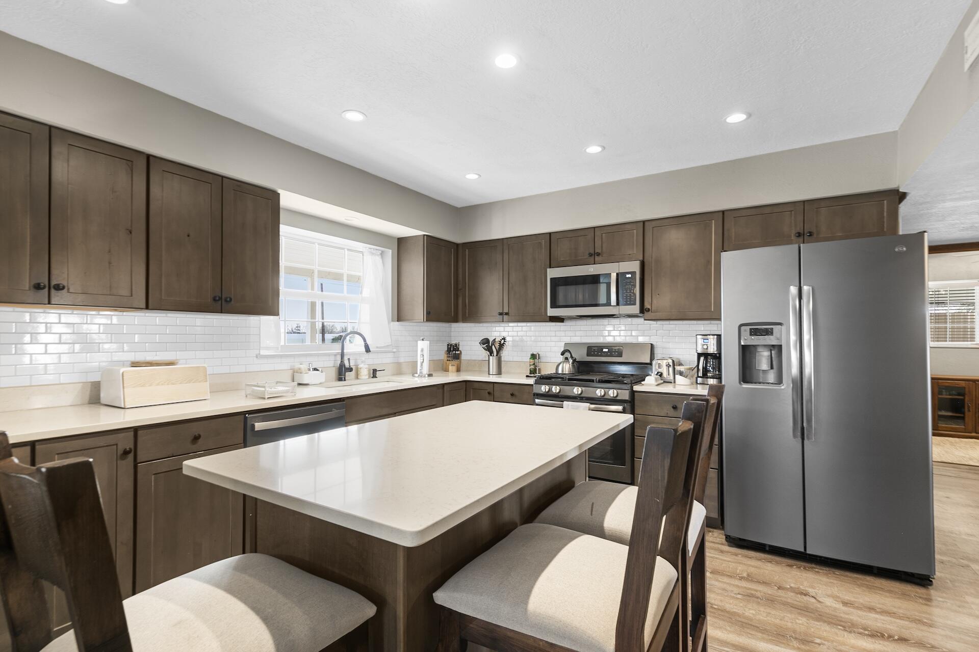 1439 VAN CLEAVE Road NW