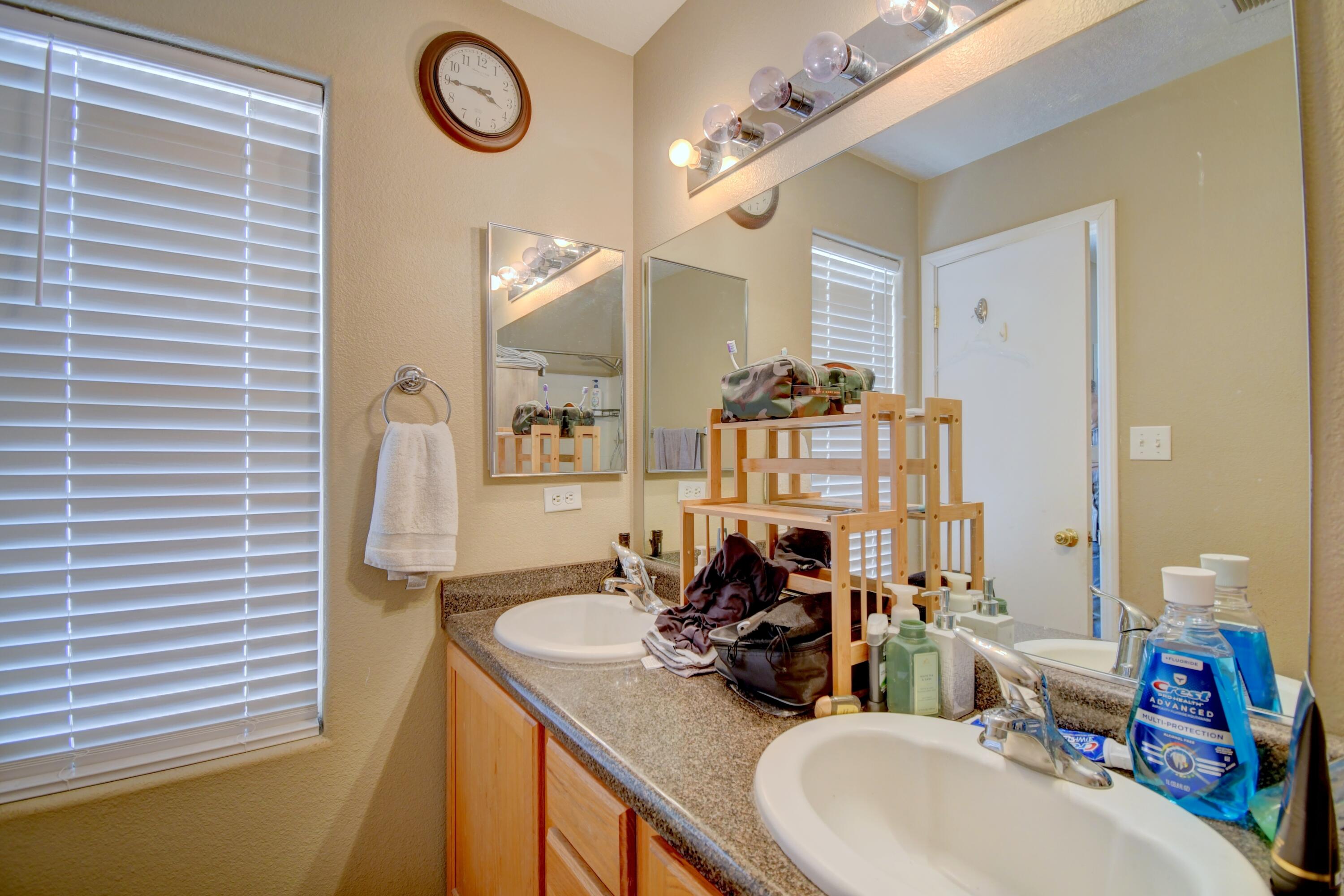 5819 NIGHT SHADOW Avenue NW