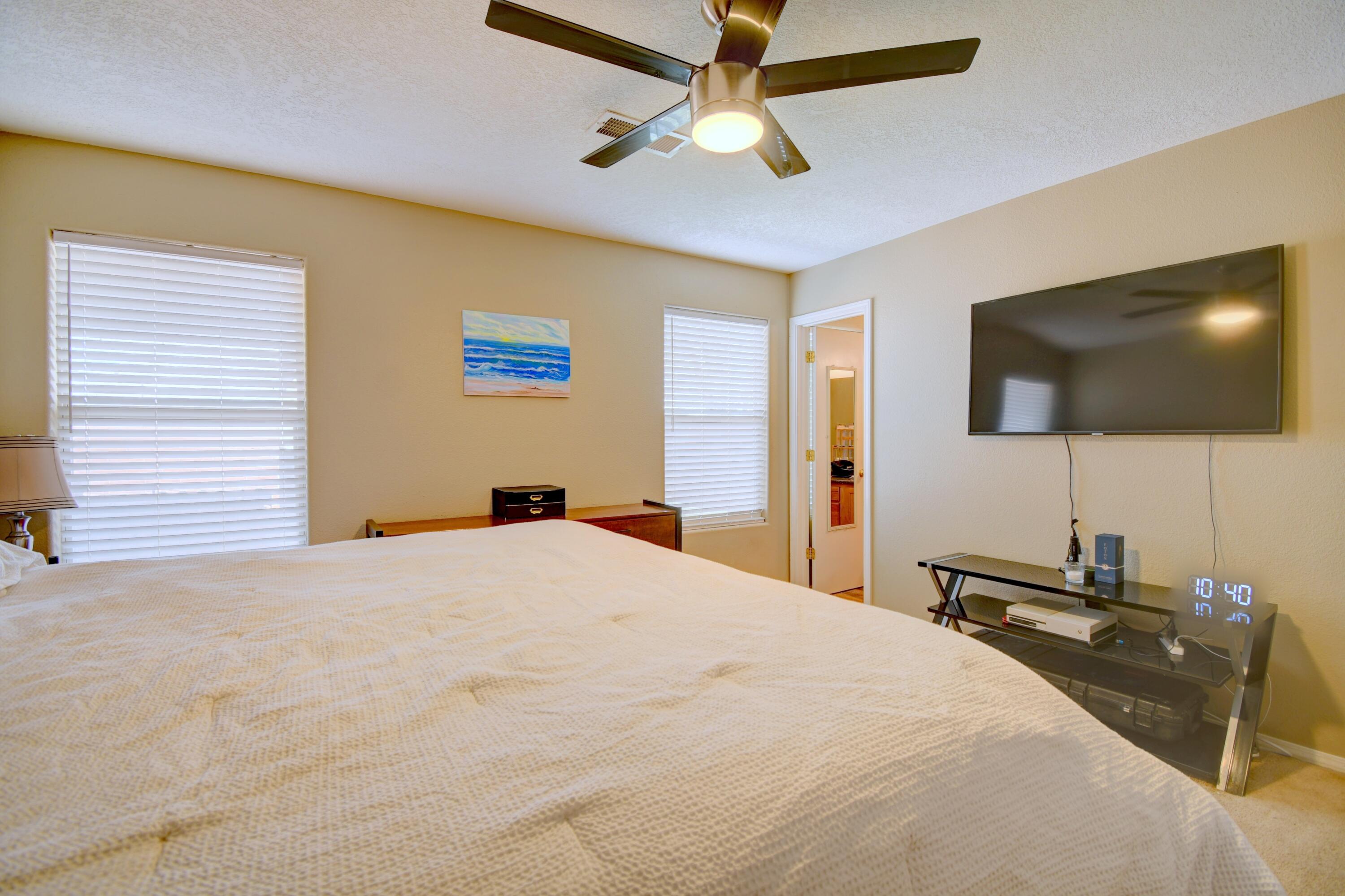 5819 NIGHT SHADOW Avenue NW