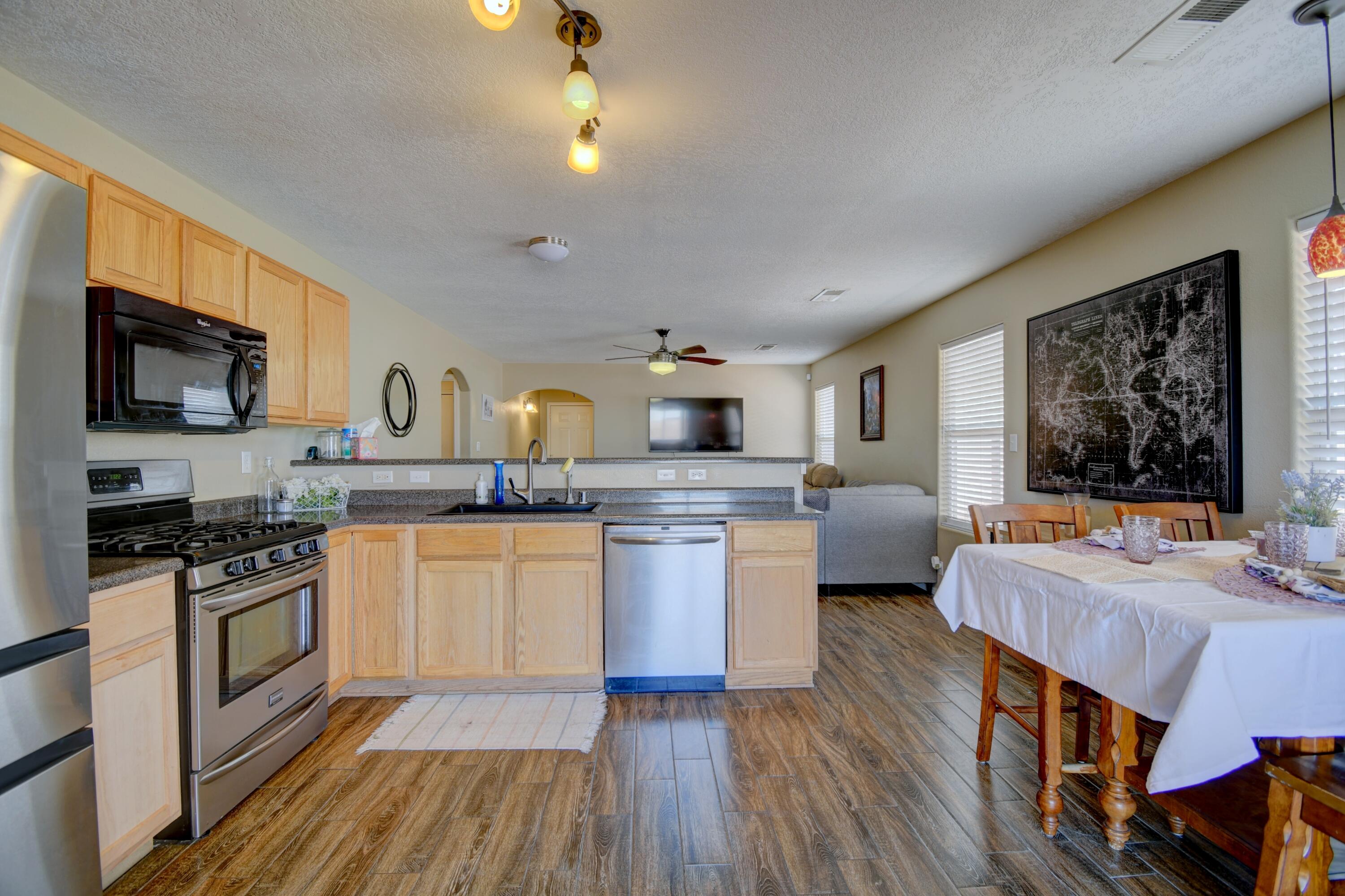 5819 NIGHT SHADOW Avenue NW