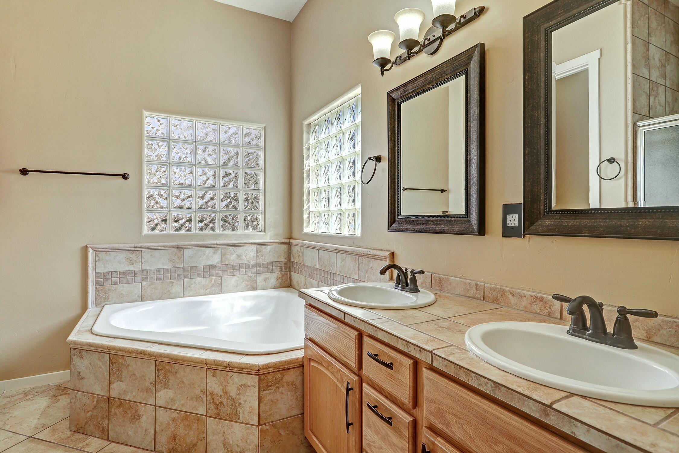 6519 Cliff Dwellers Road NW