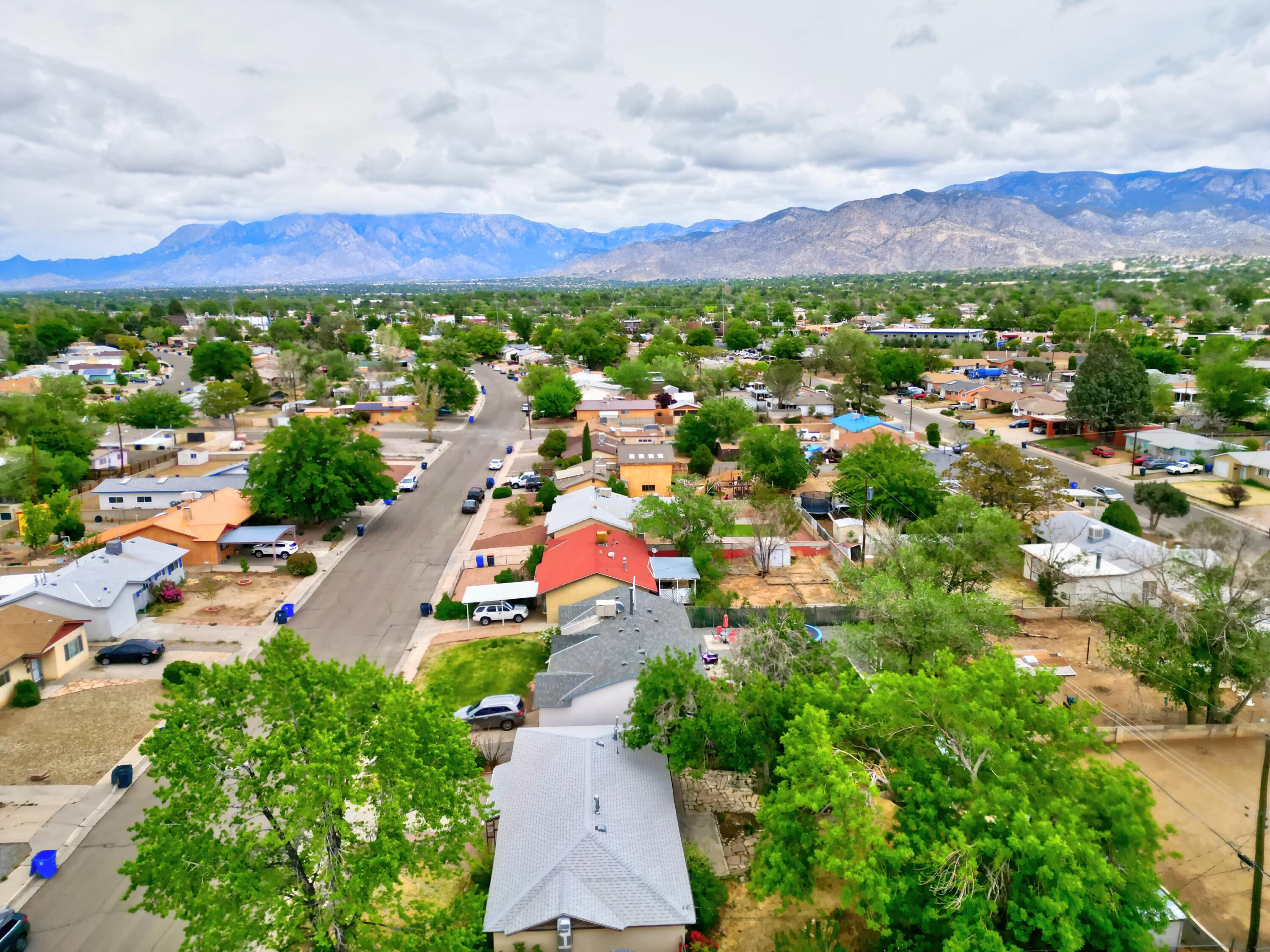 1020 WESTERFELD Drive NE