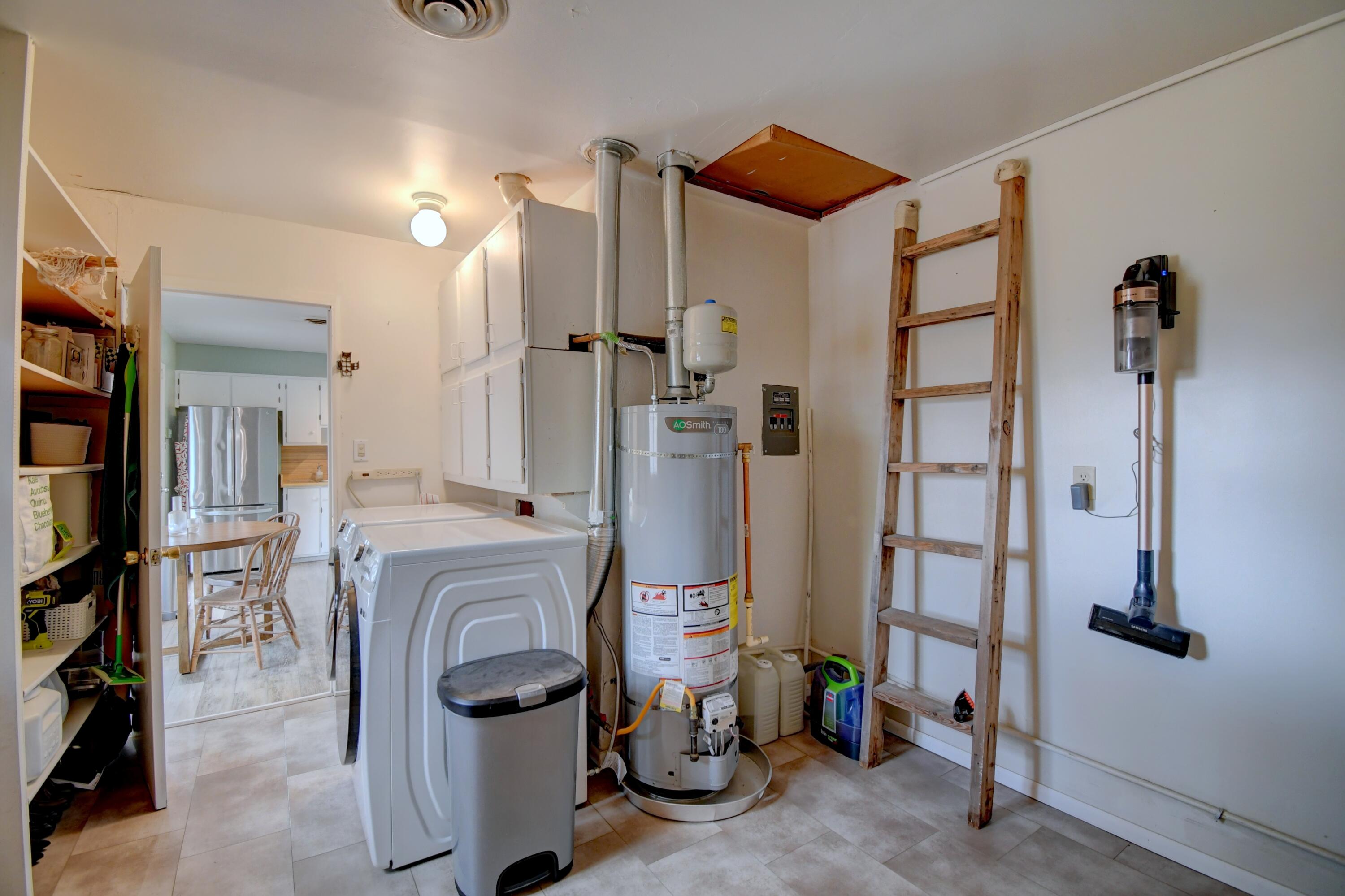 1020 WESTERFELD Drive NE