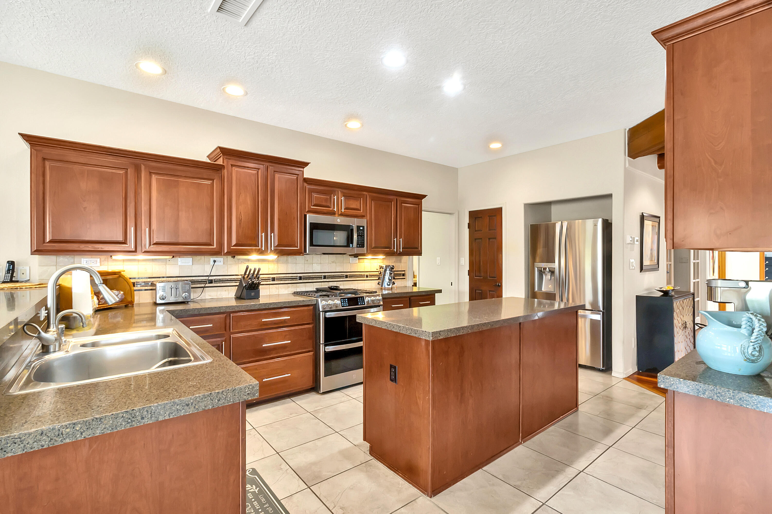 11351 MODESTO Avenue NE