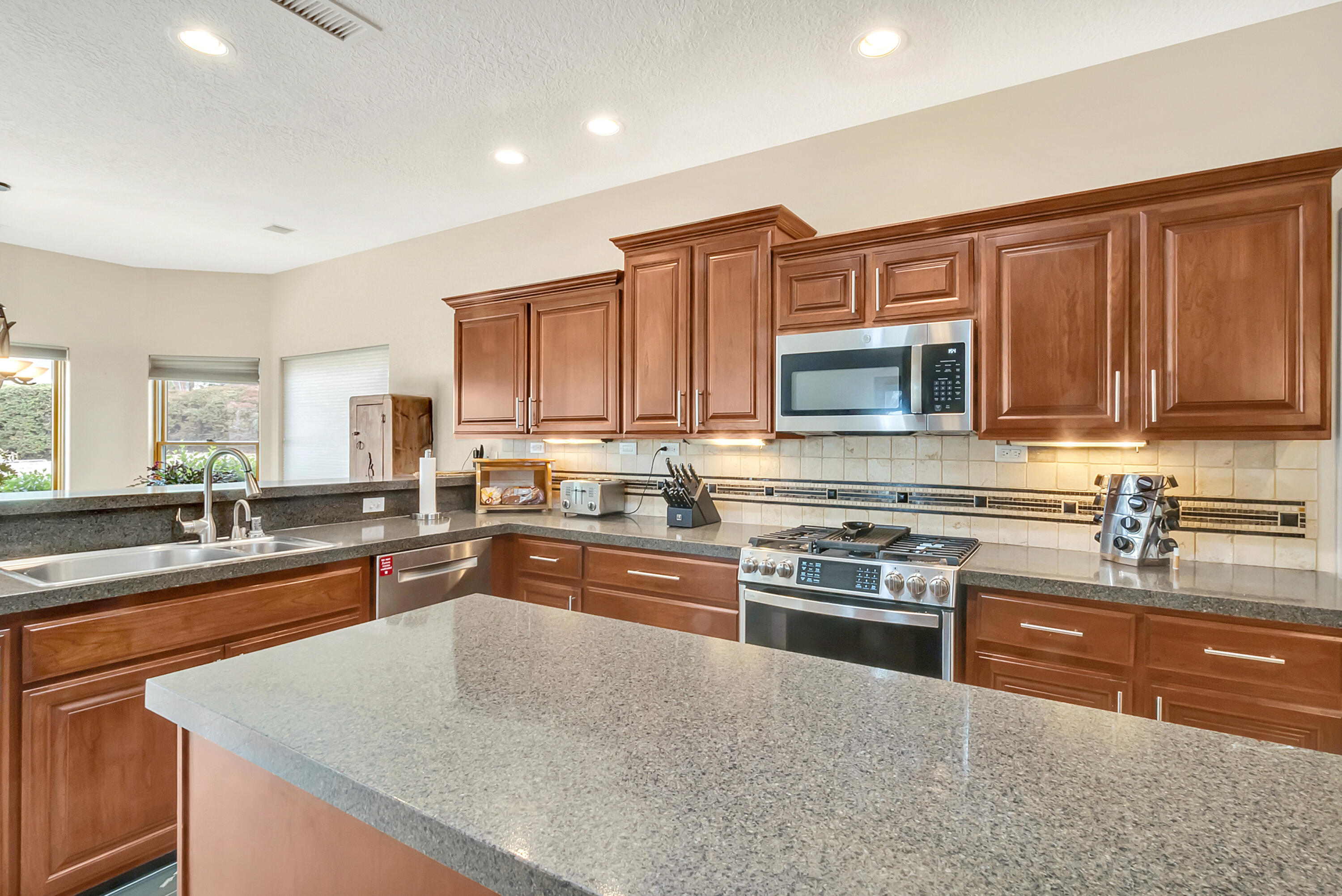 11351 MODESTO Avenue NE