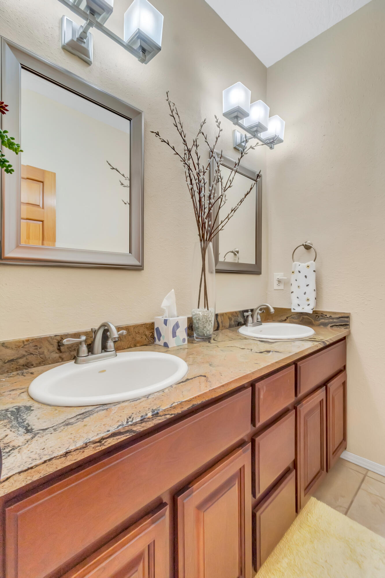 11351 MODESTO Avenue NE