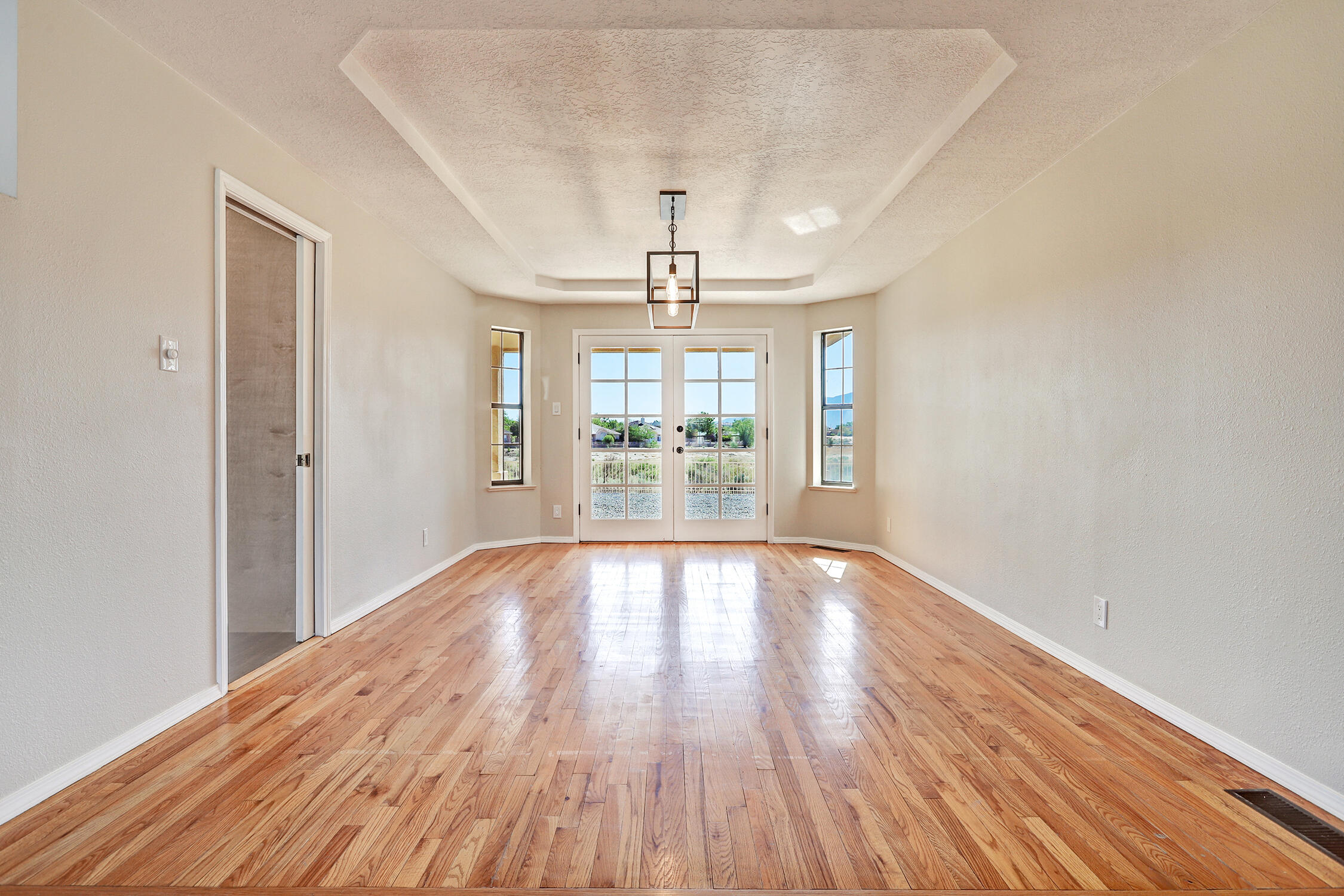 564 NICKLAUS Drive SE