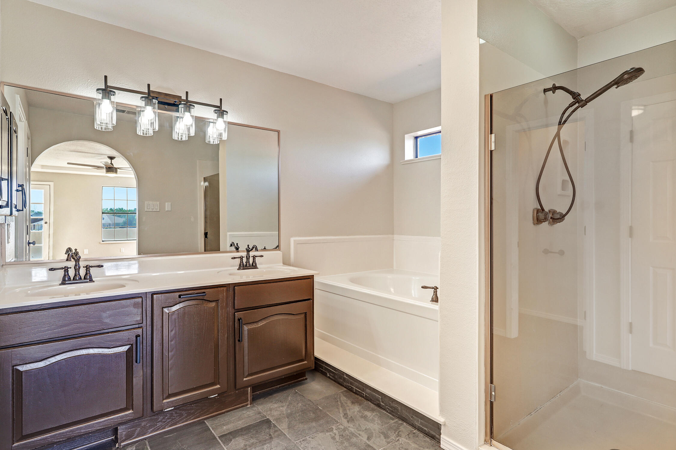 564 NICKLAUS Drive SE