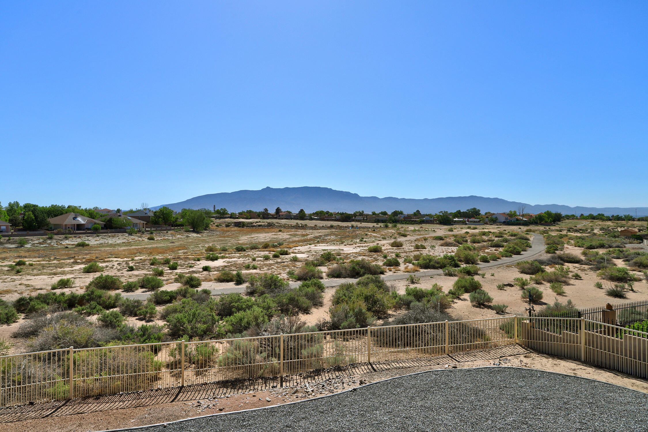 564 NICKLAUS Drive SE