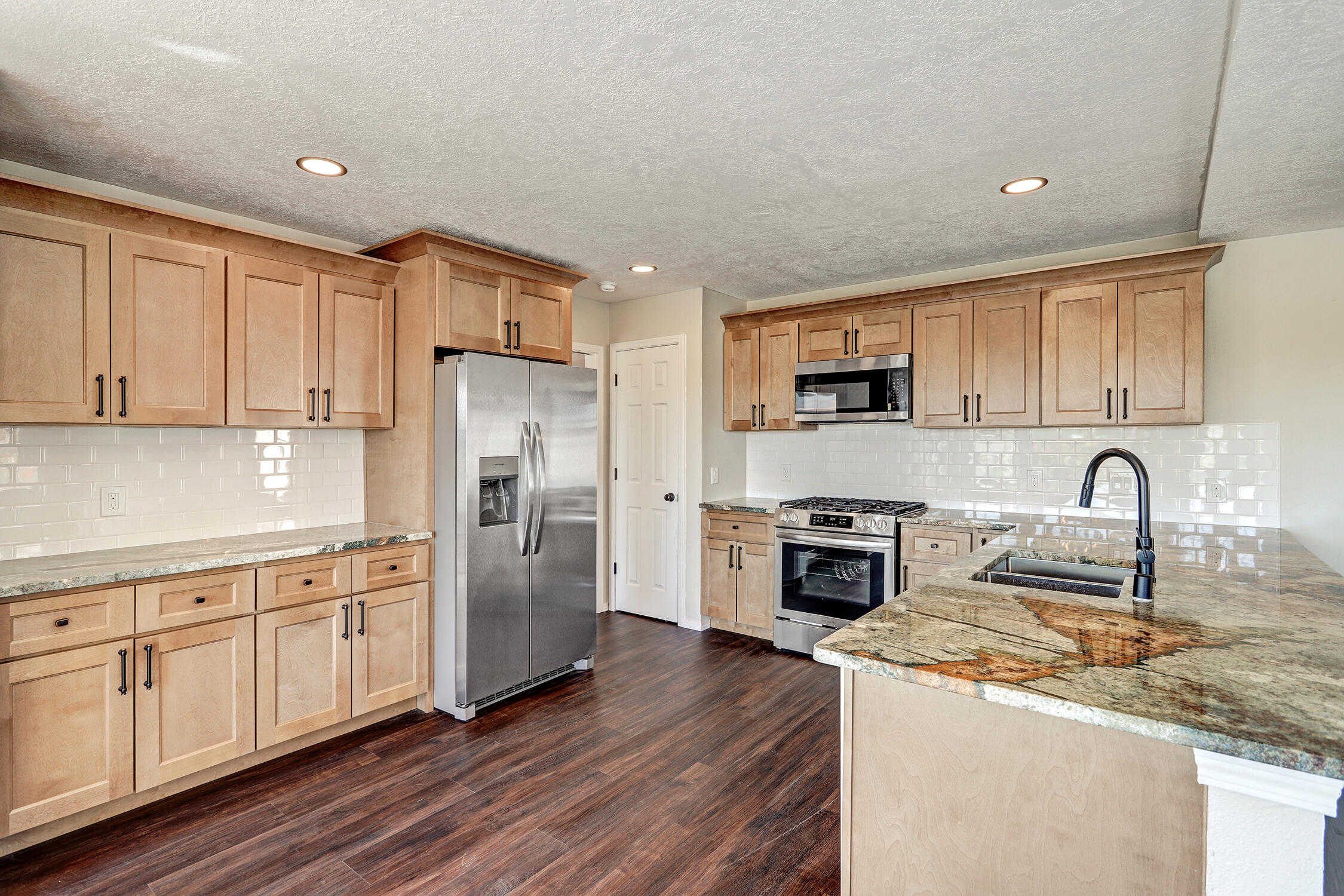 564 NICKLAUS Drive SE