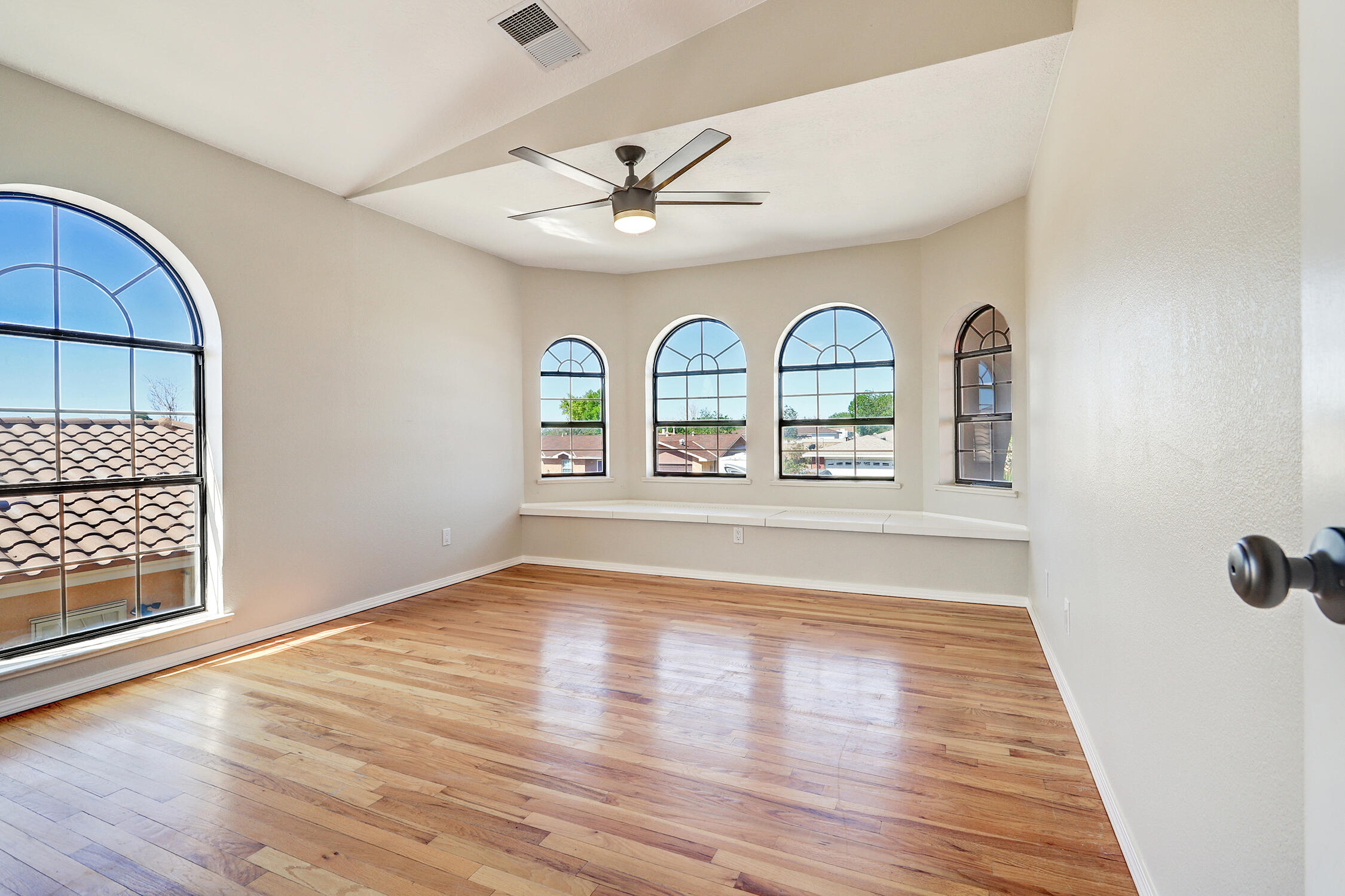 564 NICKLAUS Drive SE