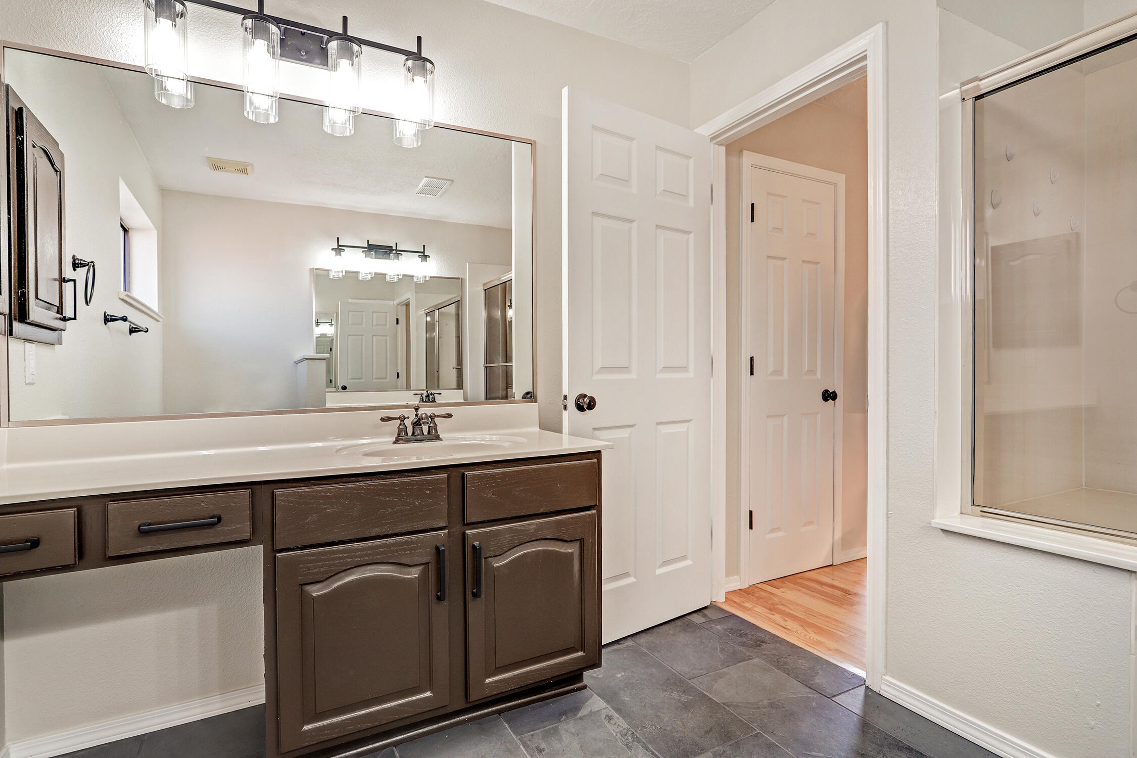 564 NICKLAUS Drive SE