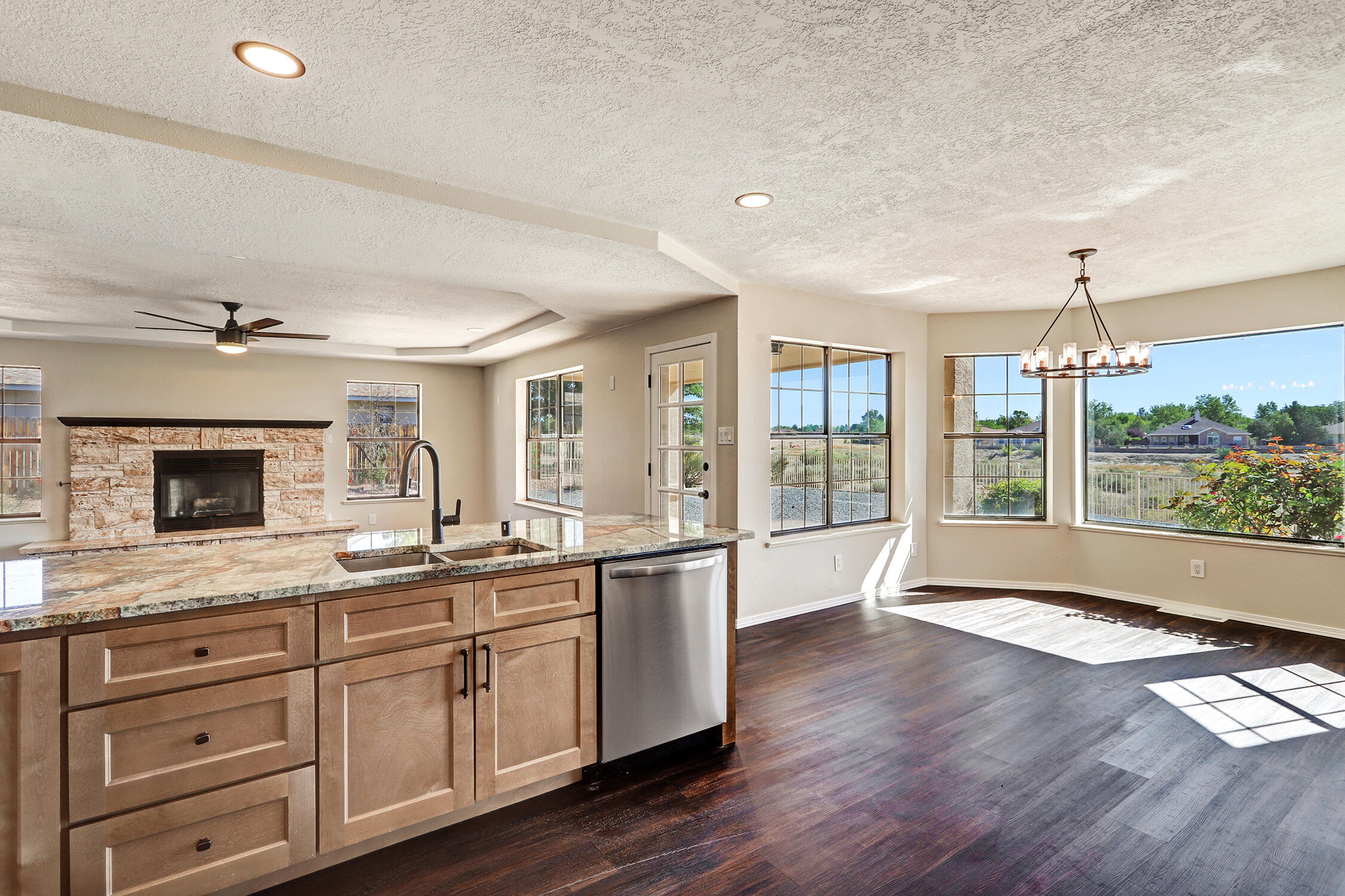 564 NICKLAUS Drive SE