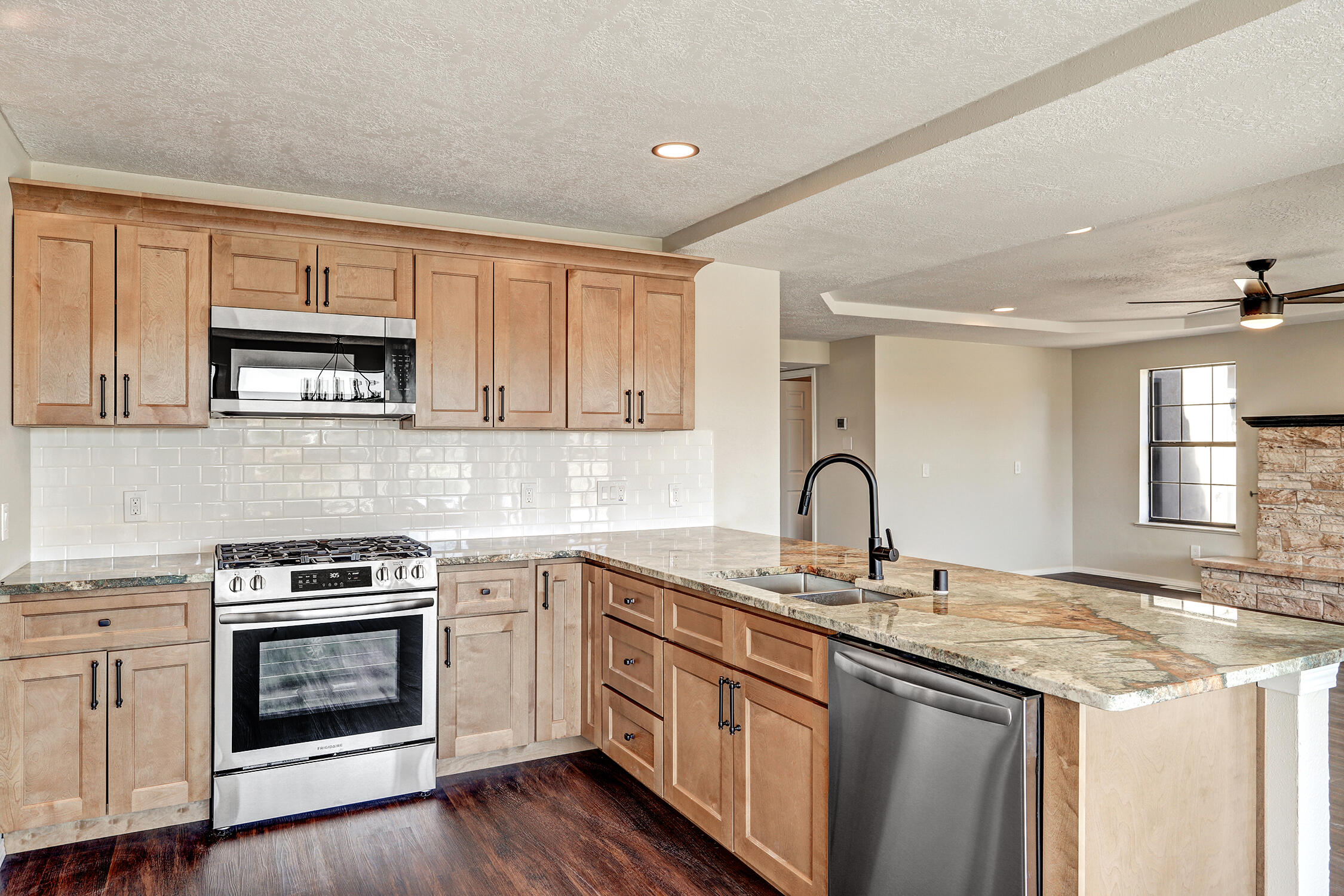 564 NICKLAUS Drive SE