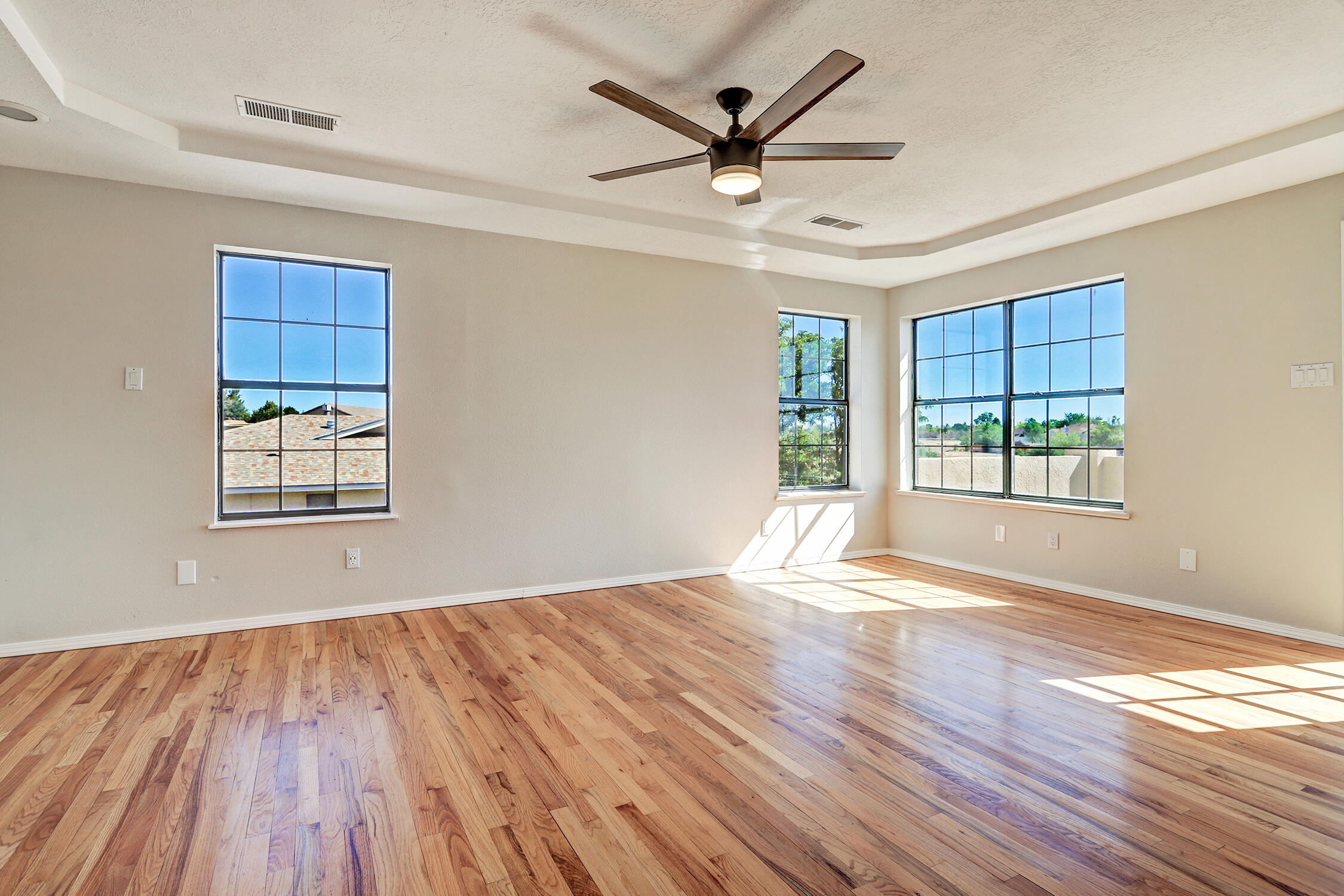 564 NICKLAUS Drive SE