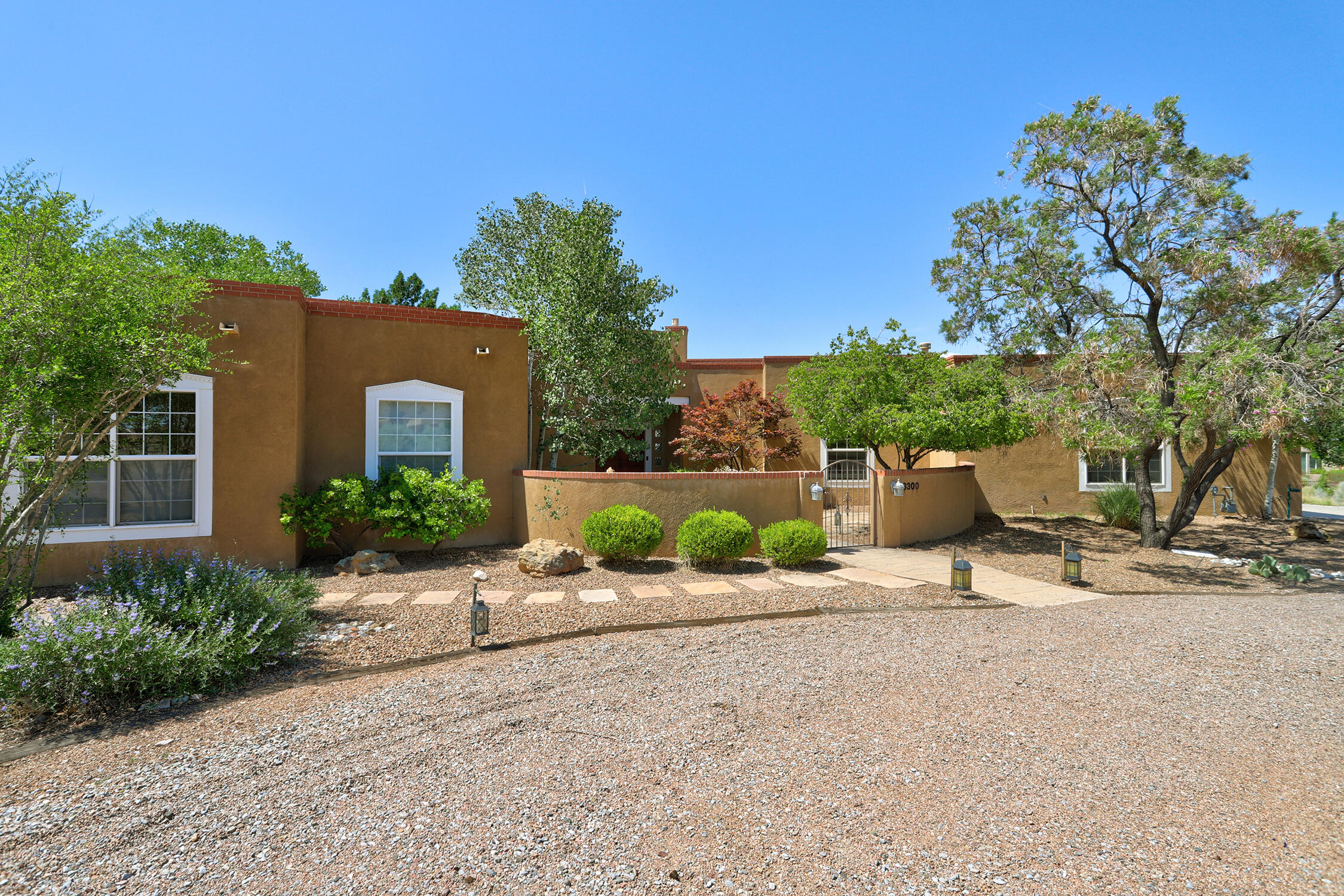 8300 SAN DIEGO Avenue NE