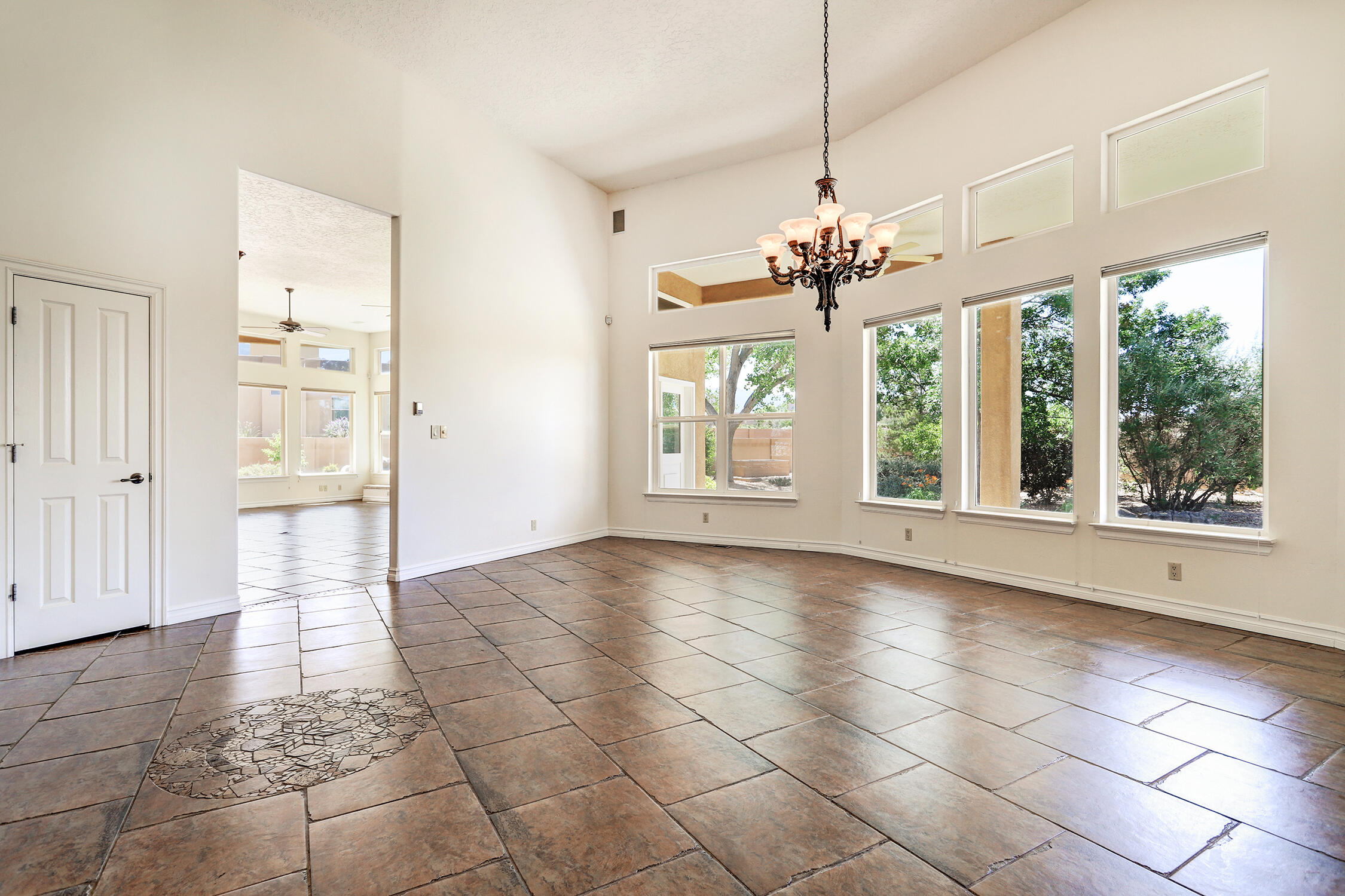 8300 SAN DIEGO Avenue NE