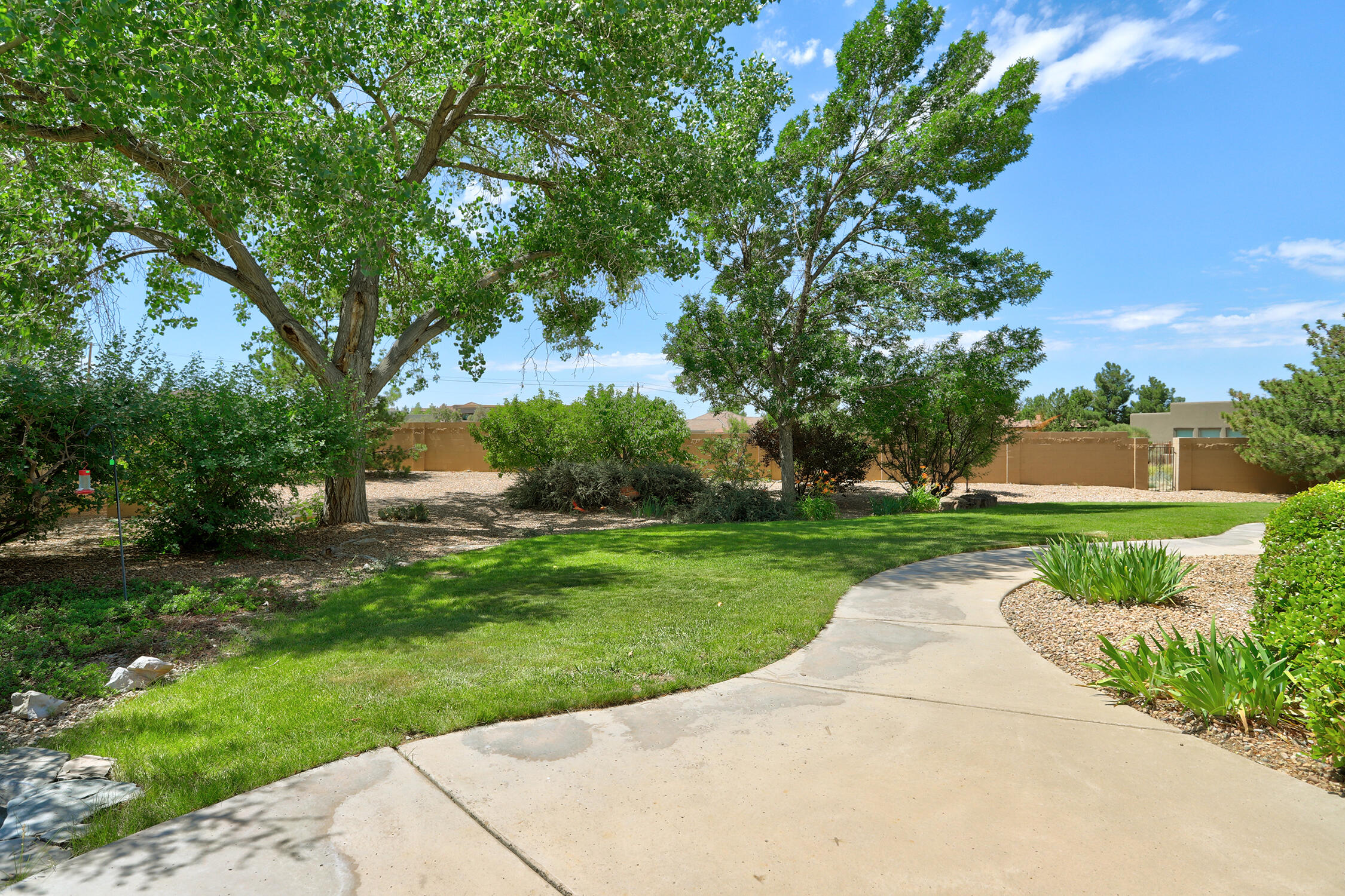 8300 SAN DIEGO Avenue NE