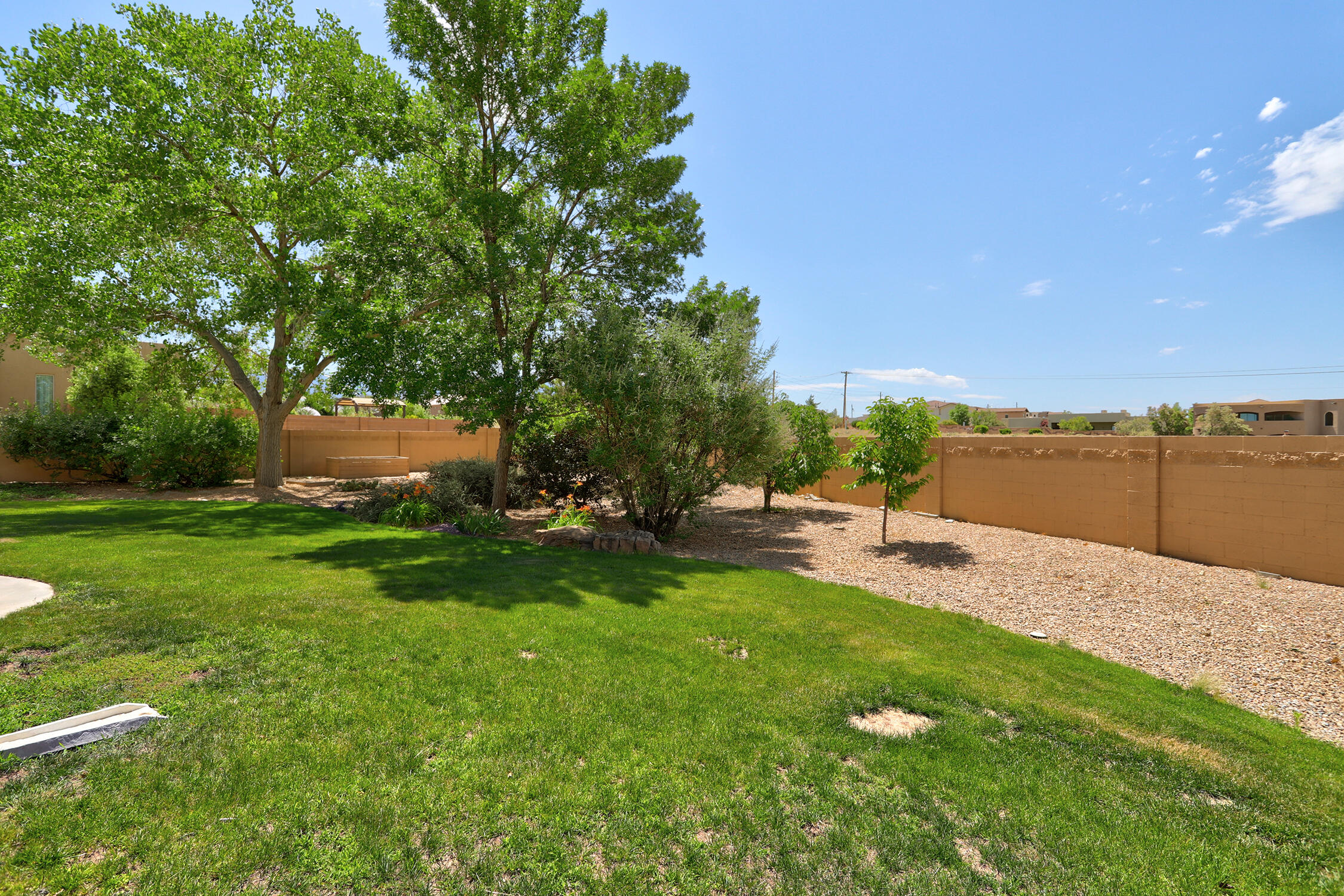 8300 SAN DIEGO Avenue NE