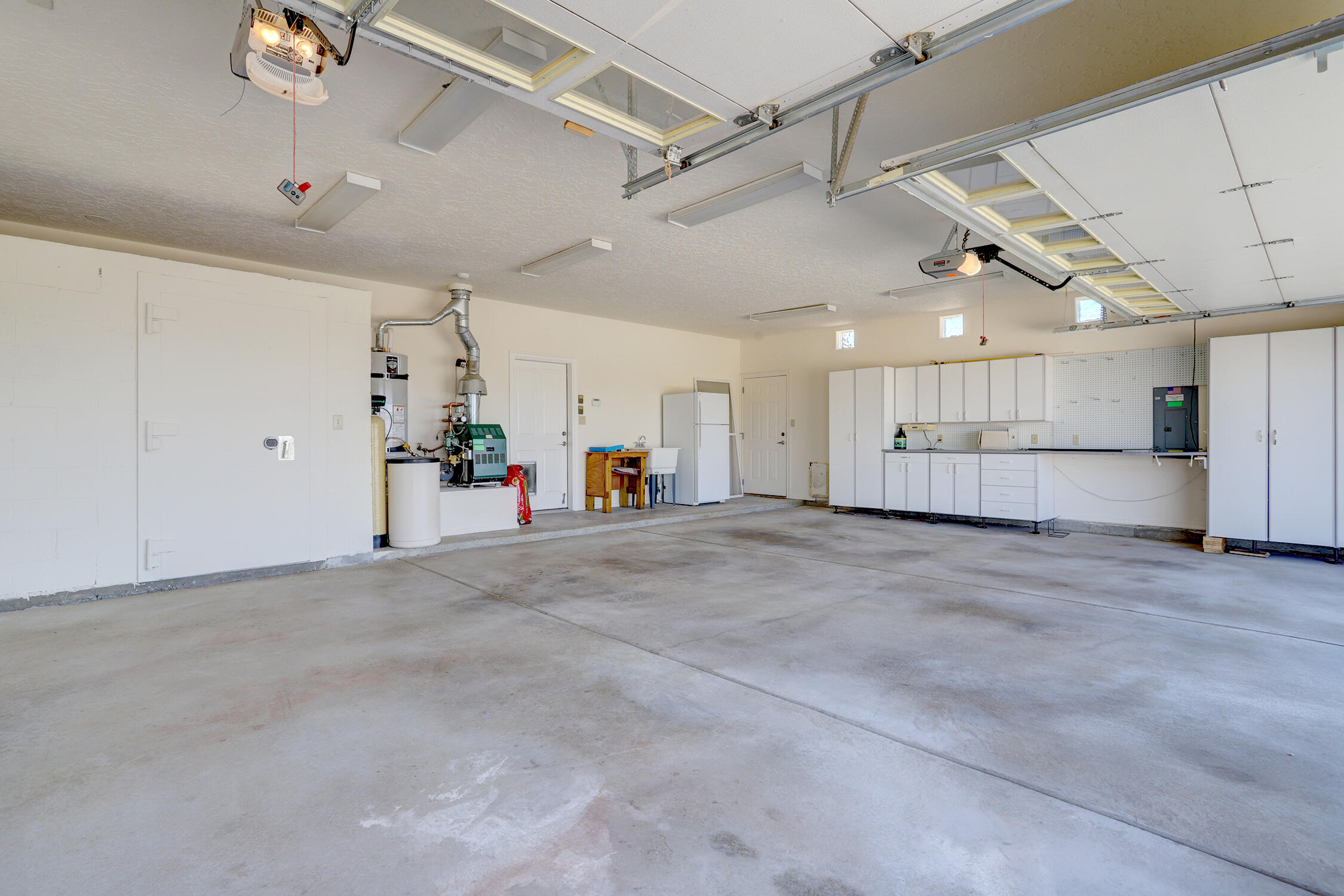 8300 SAN DIEGO Avenue NE