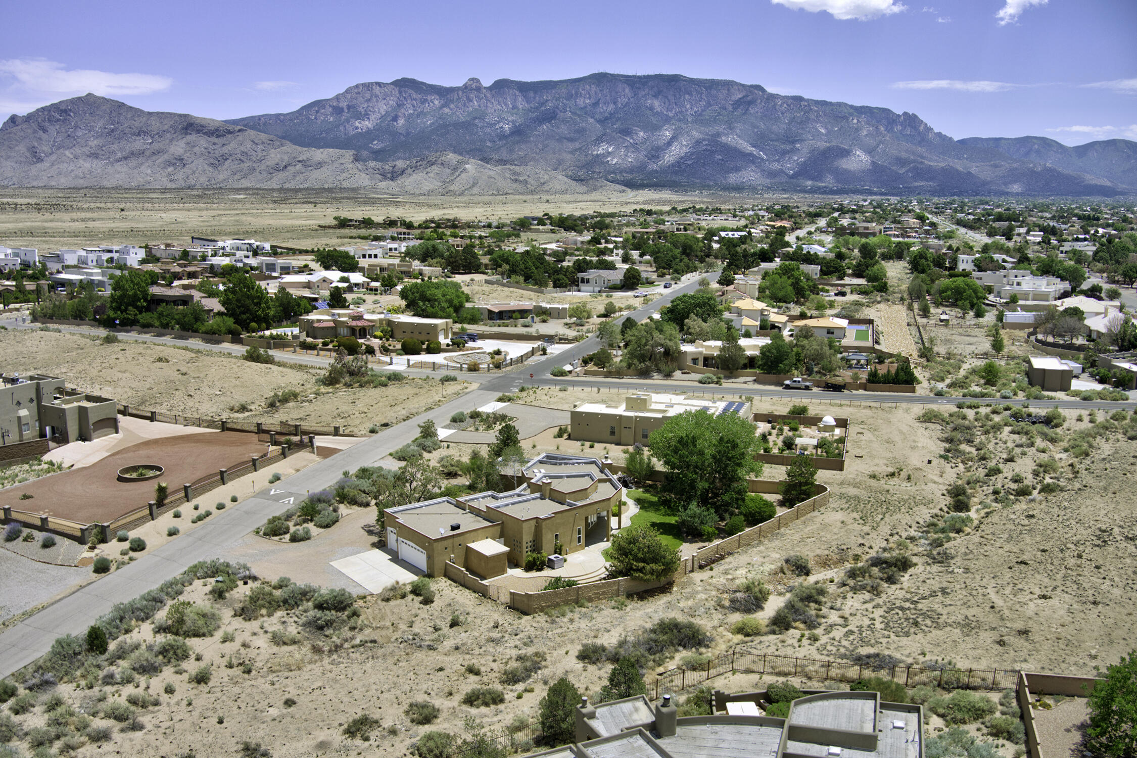 8300 SAN DIEGO Avenue NE