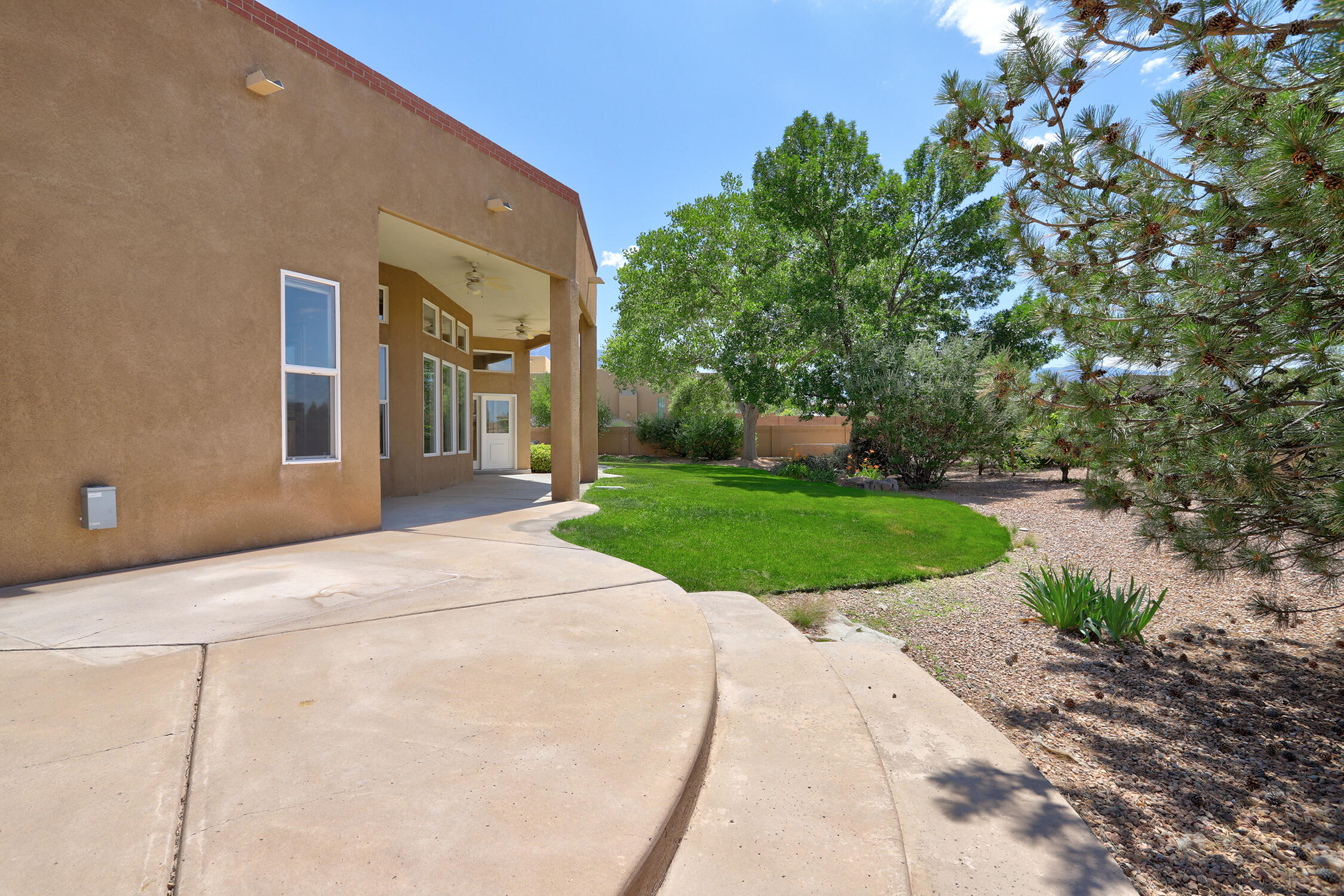 8300 SAN DIEGO Avenue NE