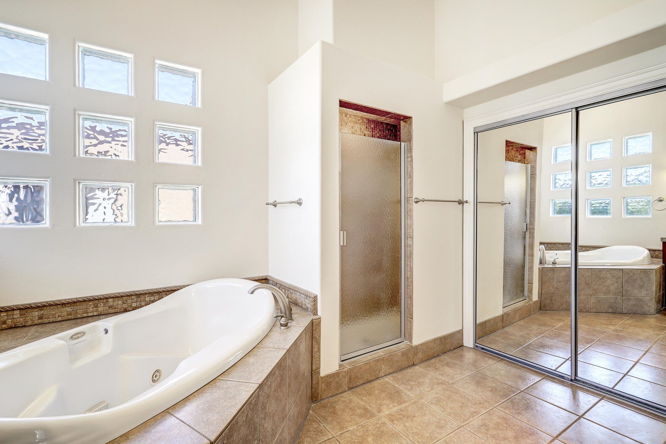 8300 SAN DIEGO Avenue NE