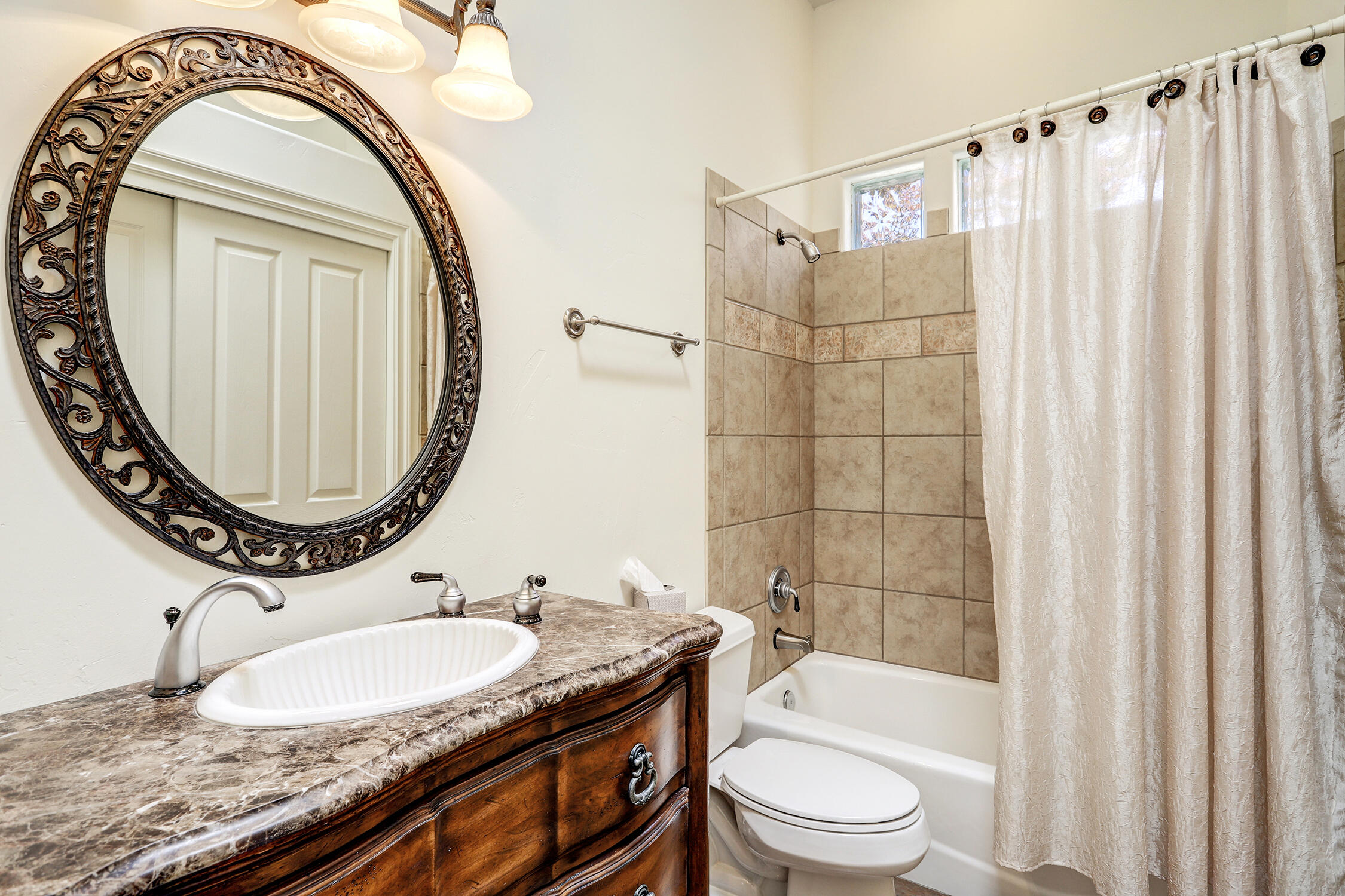 8300 SAN DIEGO Avenue NE