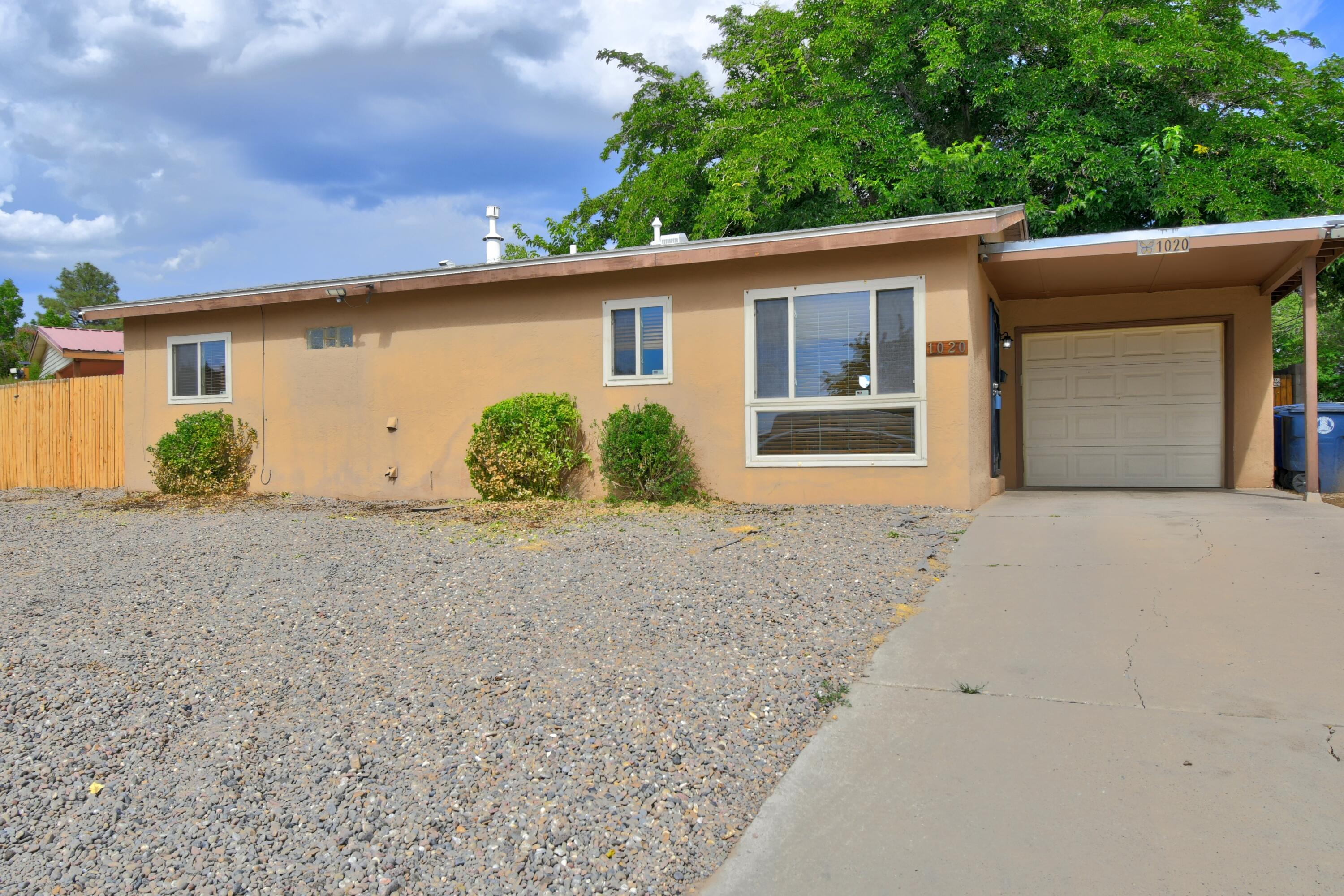 1020 BETTS Street NE