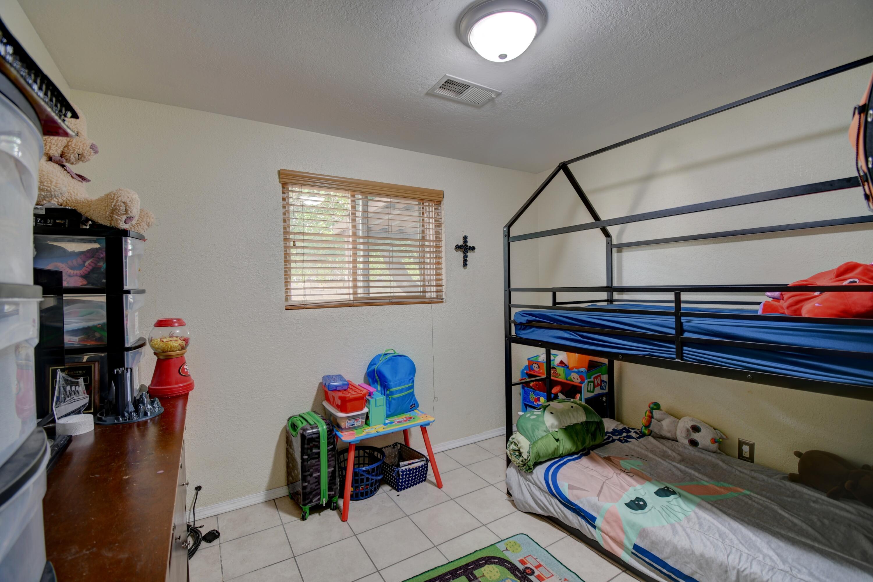 1020 BETTS Street NE