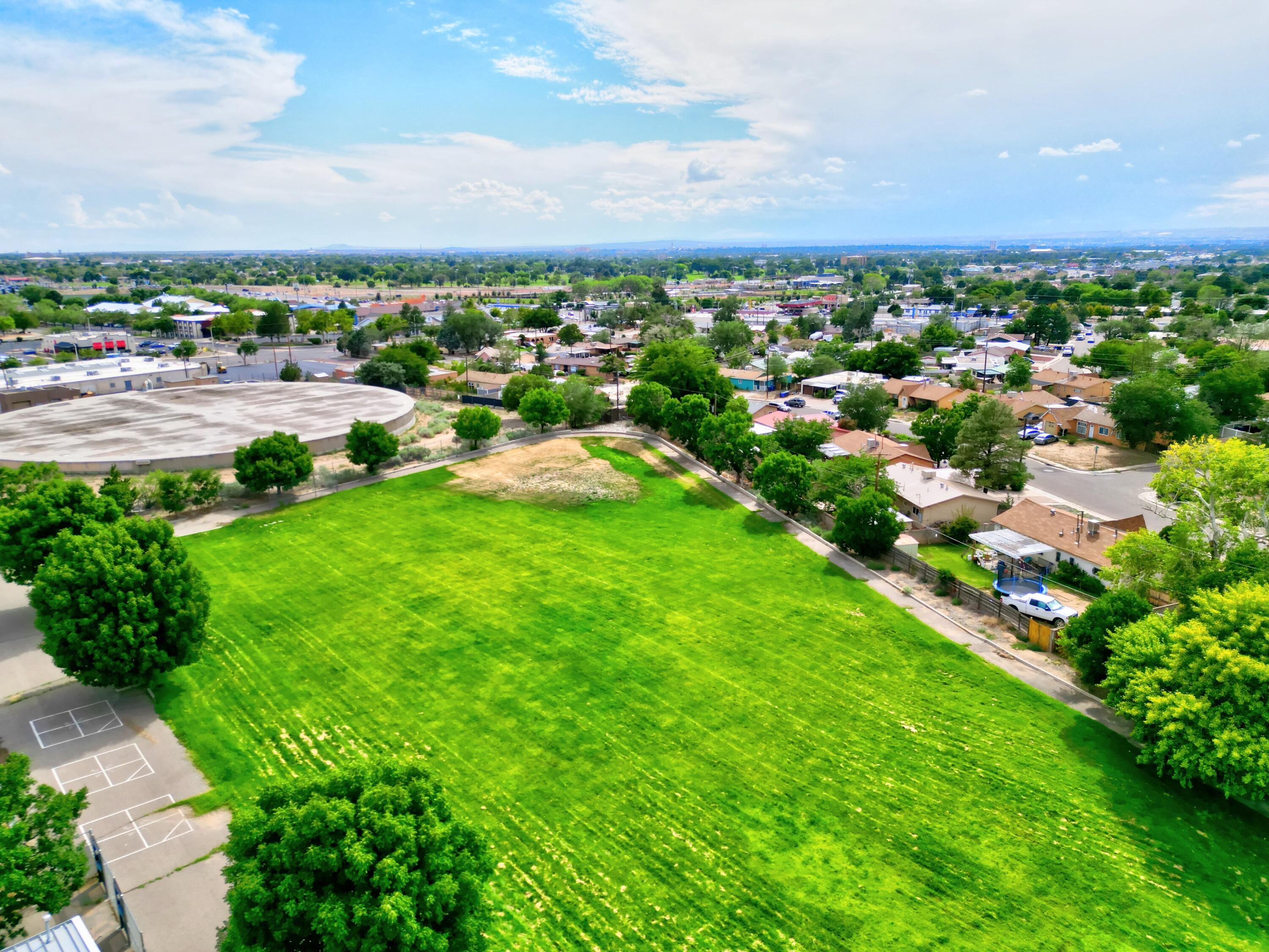 1020 BETTS Street NE