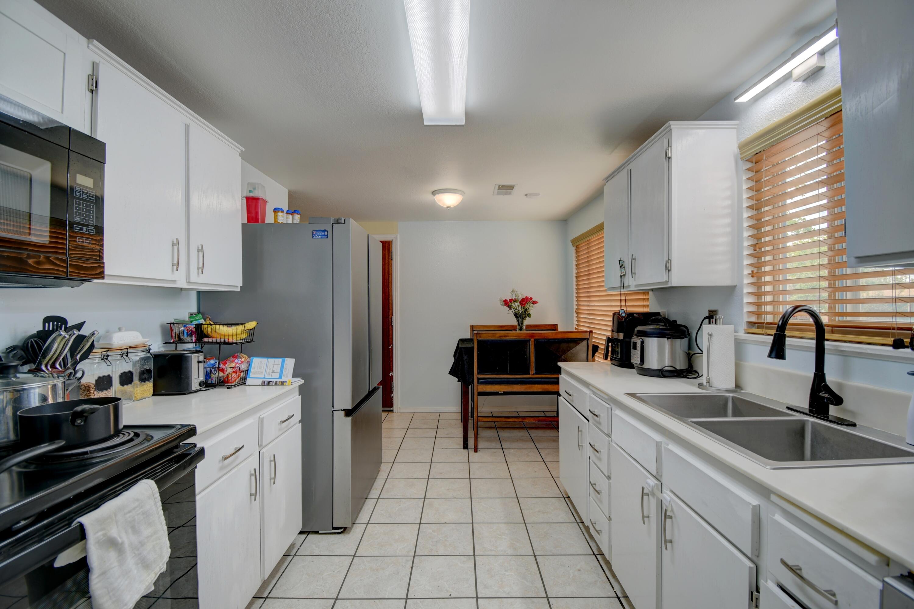 1020 BETTS Street NE