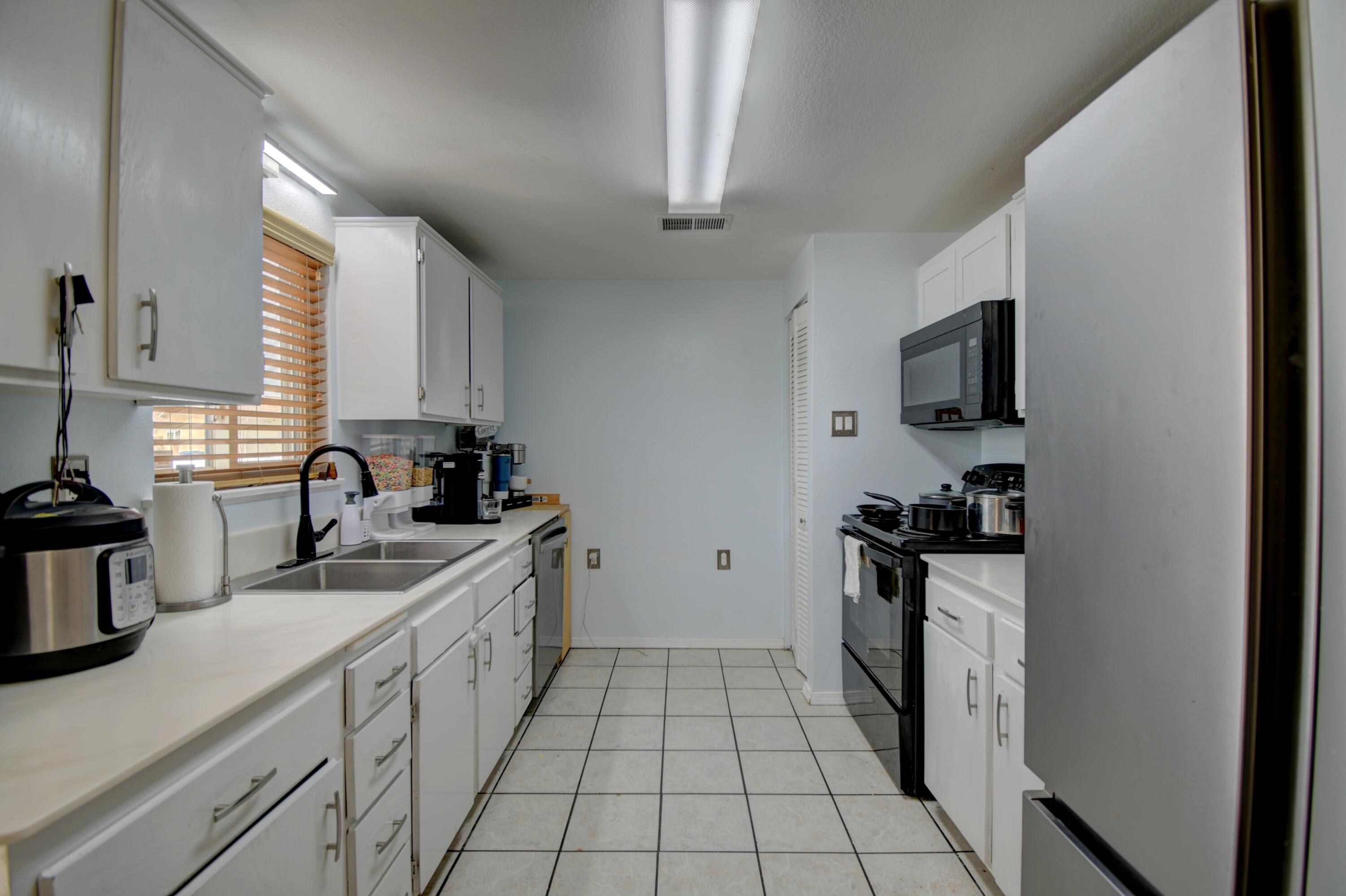 1020 BETTS Street NE